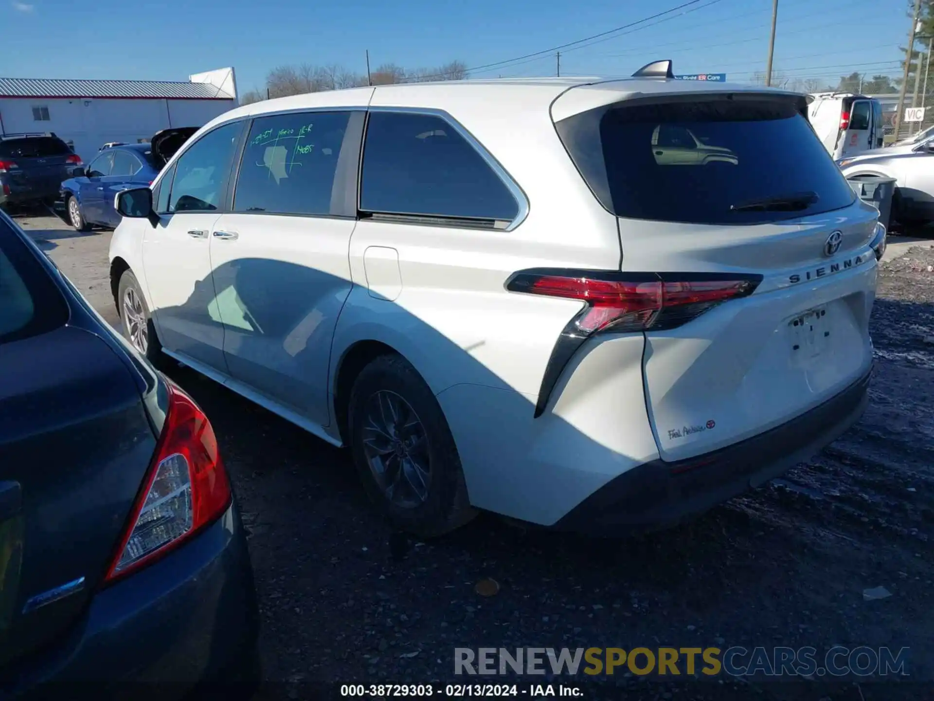 3 Photograph of a damaged car 5TDYRKEC4NS131265 TOYOTA SIENNA 2022