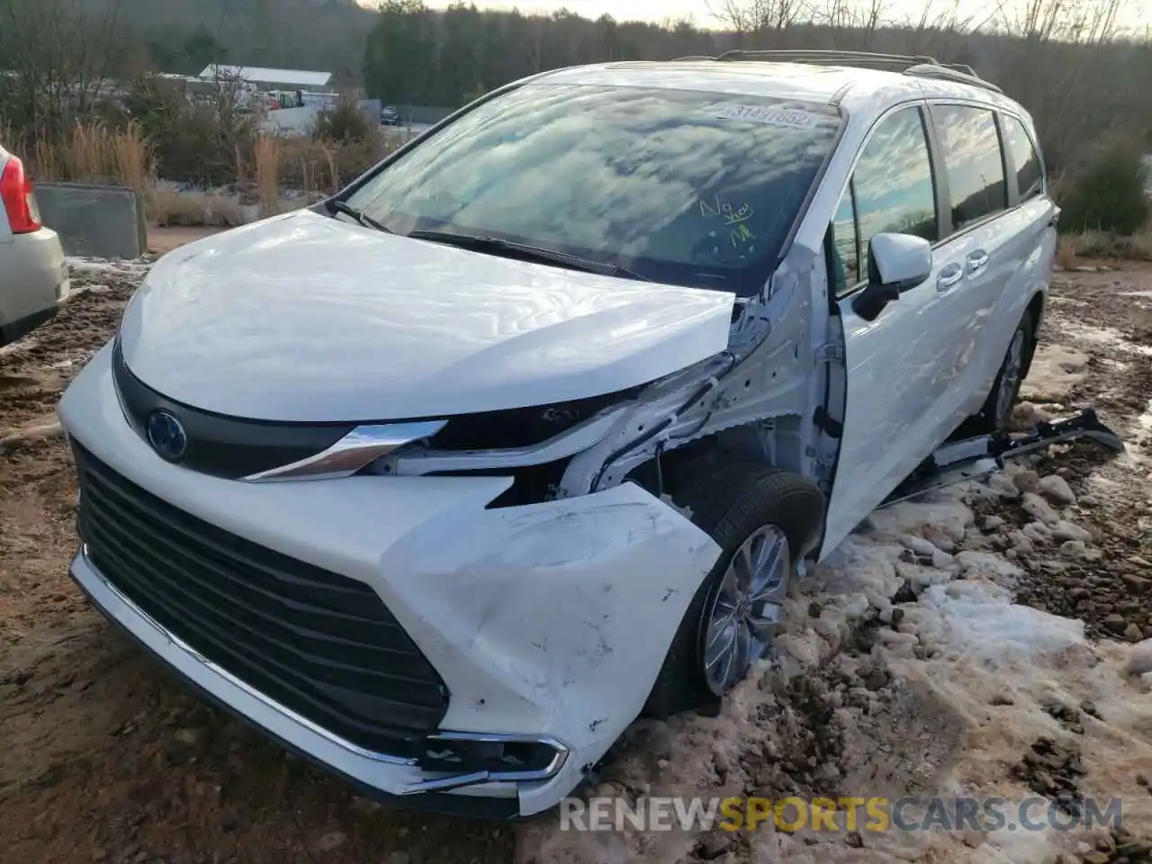 2 Photograph of a damaged car 5TDYRKEC5NS075434 TOYOTA SIENNA 2022