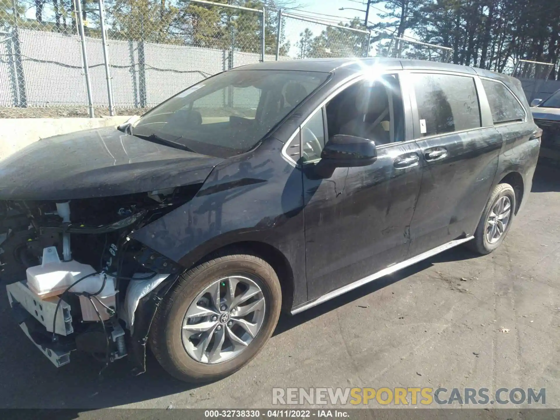 2 Photograph of a damaged car 5TDYRKEC5NS085042 TOYOTA SIENNA 2022