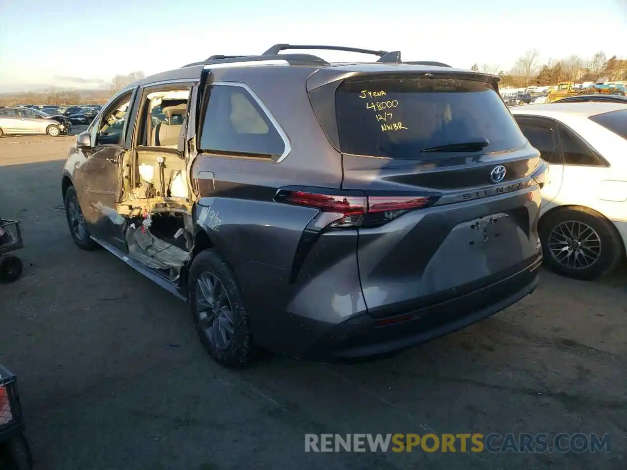 3 Photograph of a damaged car 5TDYRKEC6NS082134 TOYOTA SIENNA 2022