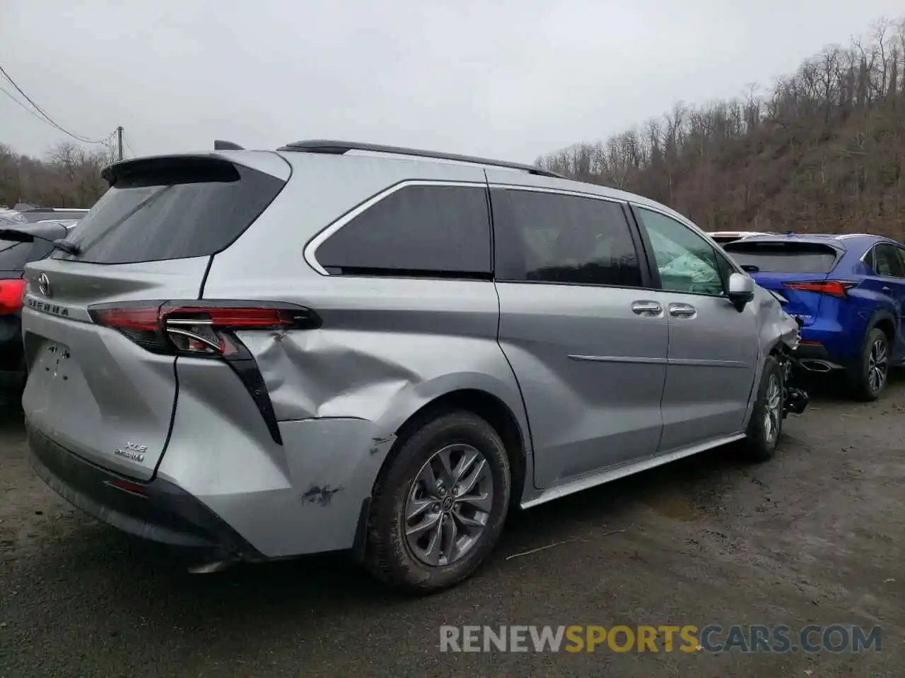 4 Photograph of a damaged car 5TDYRKEC6NS083199 TOYOTA SIENNA 2022