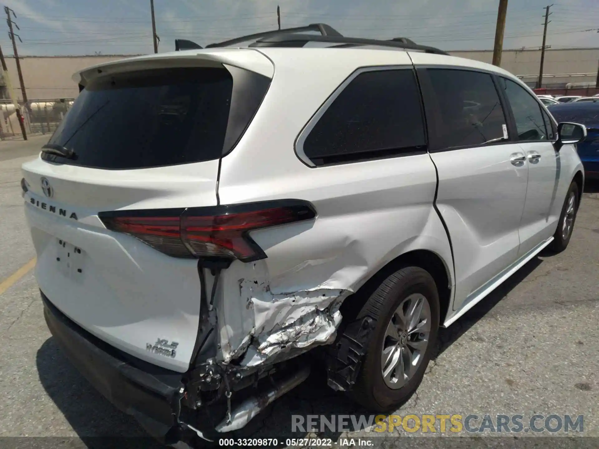 4 Photograph of a damaged car 5TDYRKEC7NS079582 TOYOTA SIENNA 2022