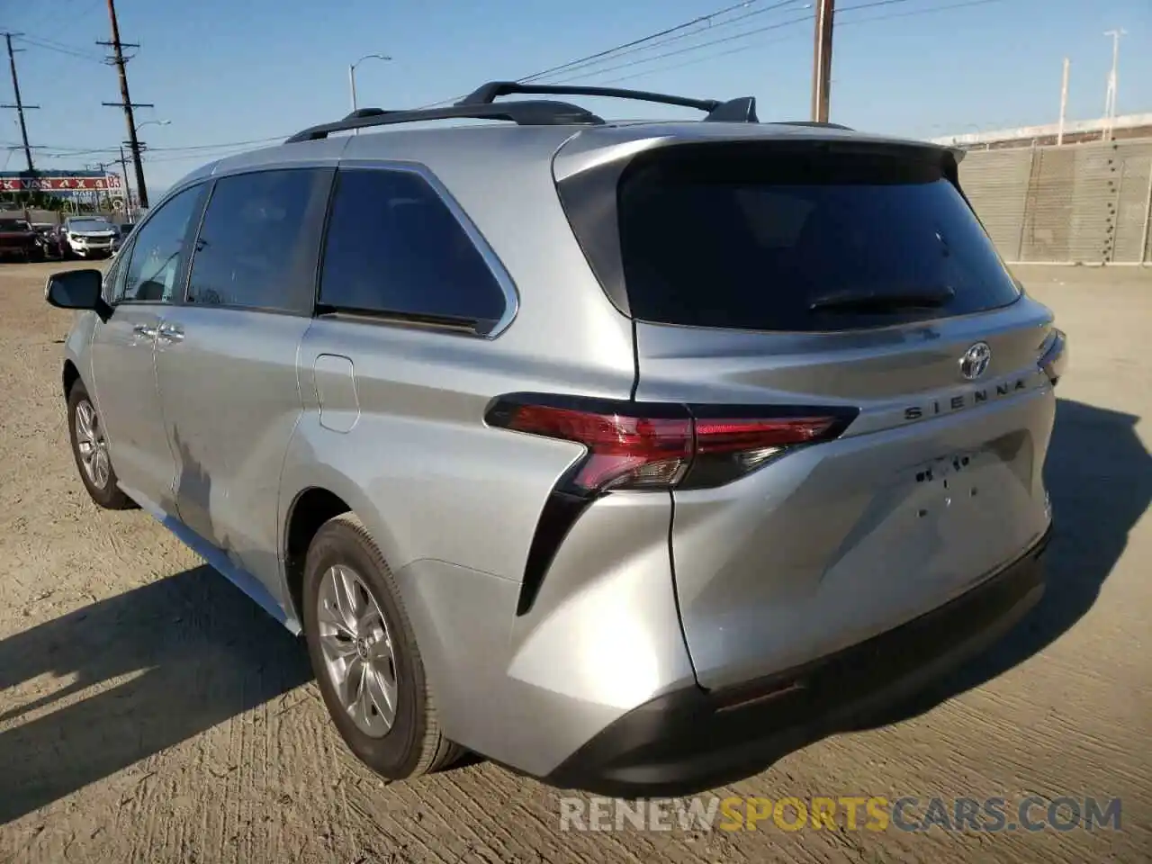 3 Photograph of a damaged car 5TDYRKEC7NS086659 TOYOTA SIENNA 2022