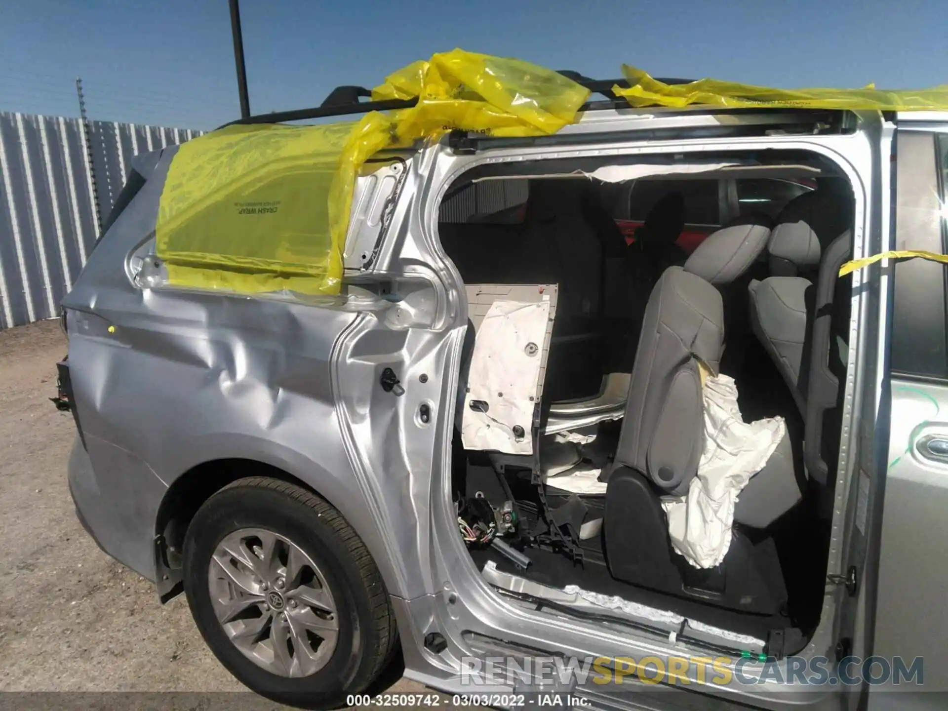 6 Photograph of a damaged car 5TDYRKEC7NS091845 TOYOTA SIENNA 2022