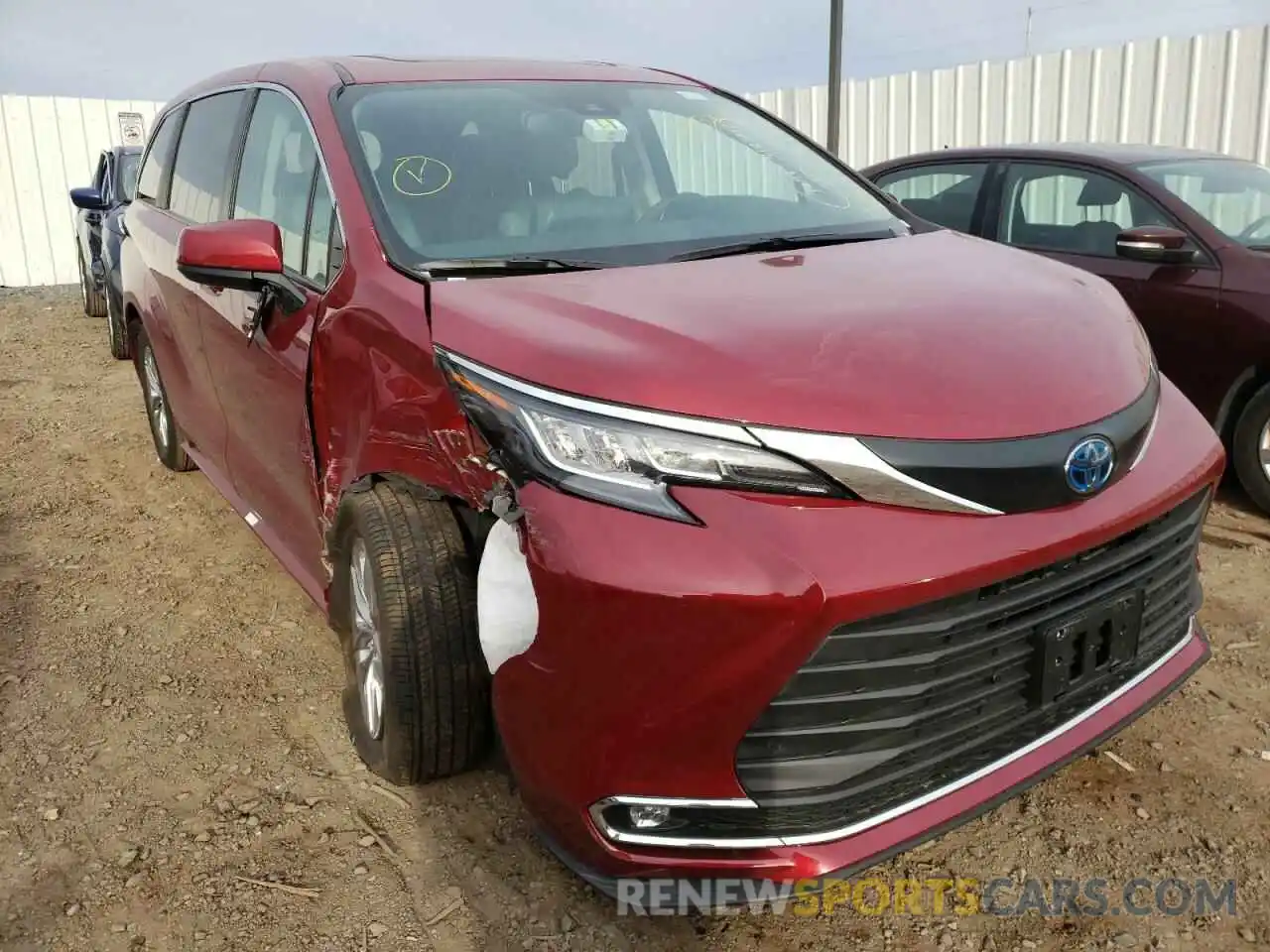 1 Photograph of a damaged car 5TDYRKEC8NS093300 TOYOTA SIENNA 2022