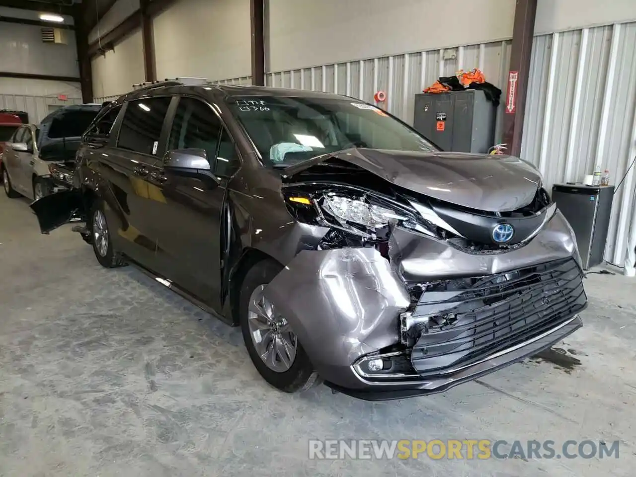 1 Photograph of a damaged car 5TDYRKEC8NS097959 TOYOTA SIENNA 2022