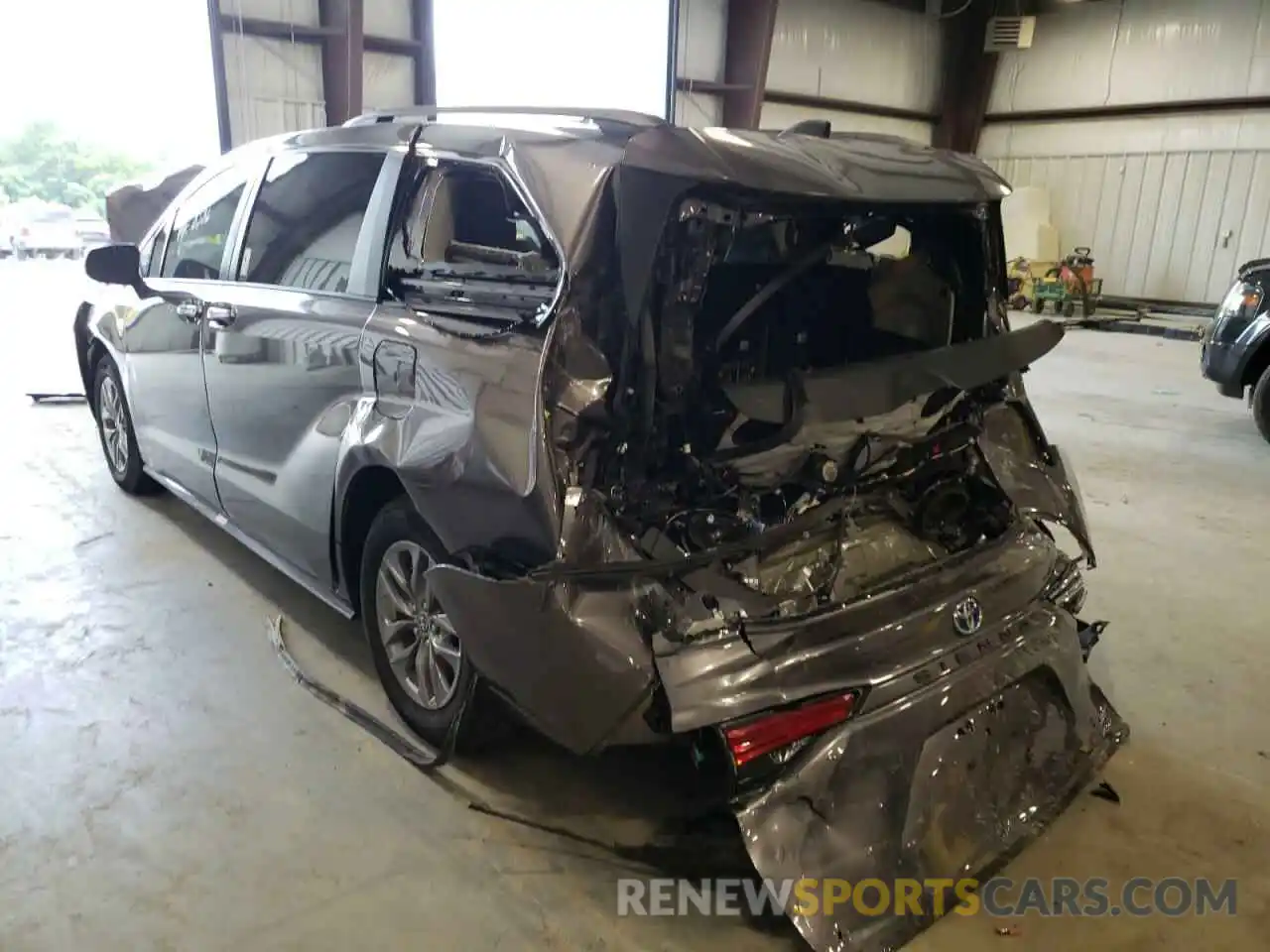 3 Photograph of a damaged car 5TDYRKEC8NS097959 TOYOTA SIENNA 2022