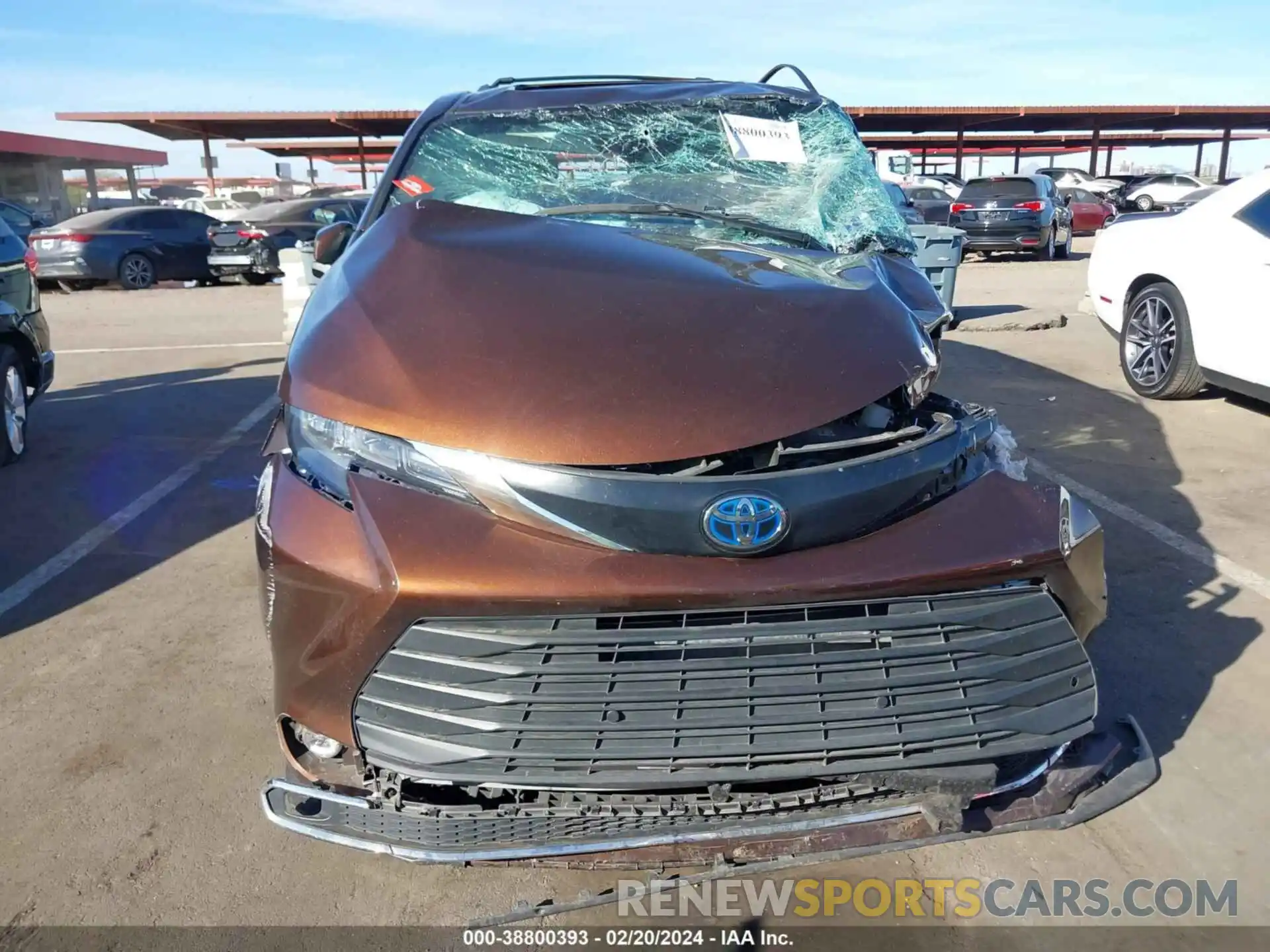 11 Photograph of a damaged car 5TDYRKEC9NS088042 TOYOTA SIENNA 2022