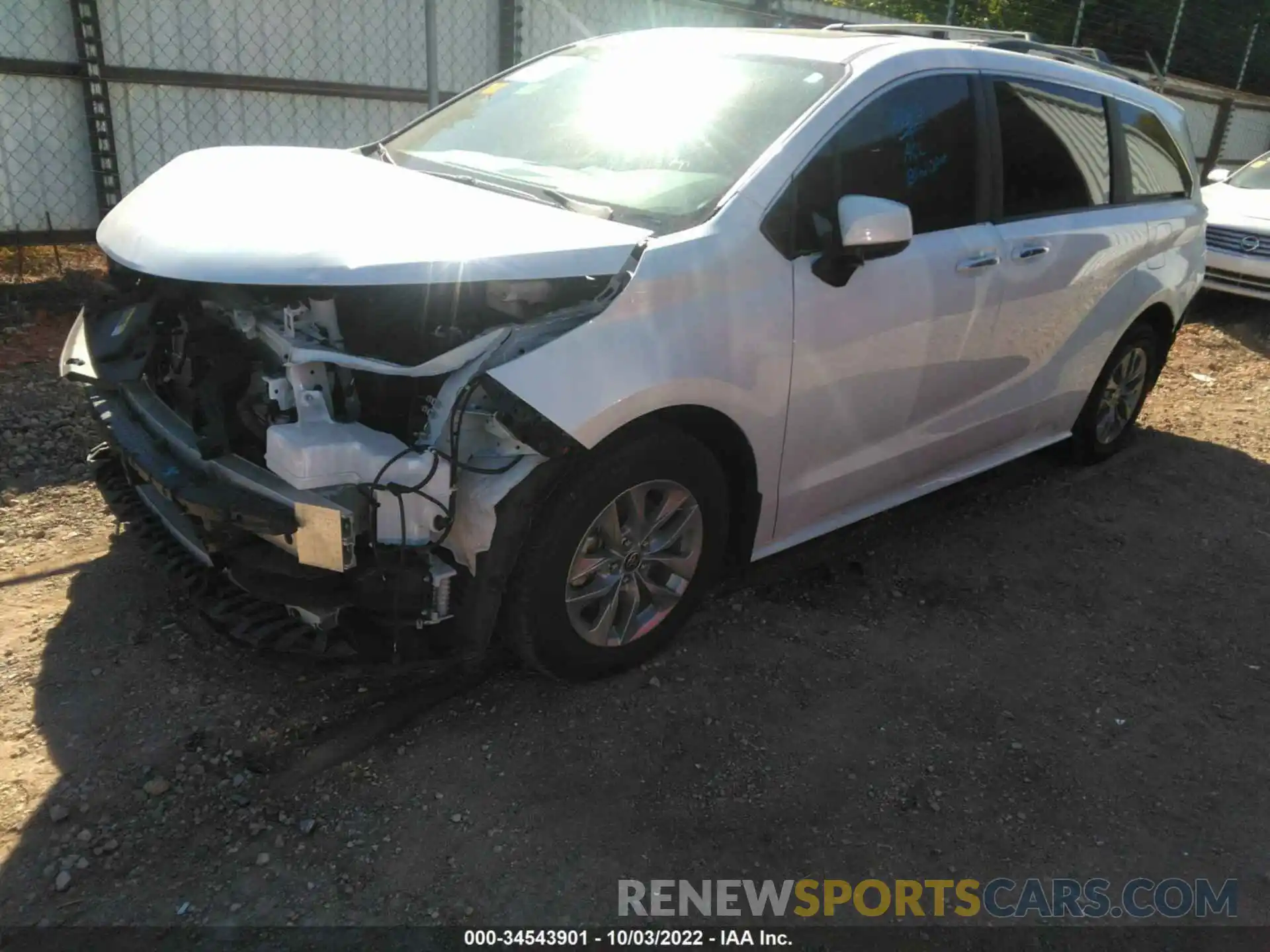 2 Photograph of a damaged car 5TDYRKEC9NS089756 TOYOTA SIENNA 2022