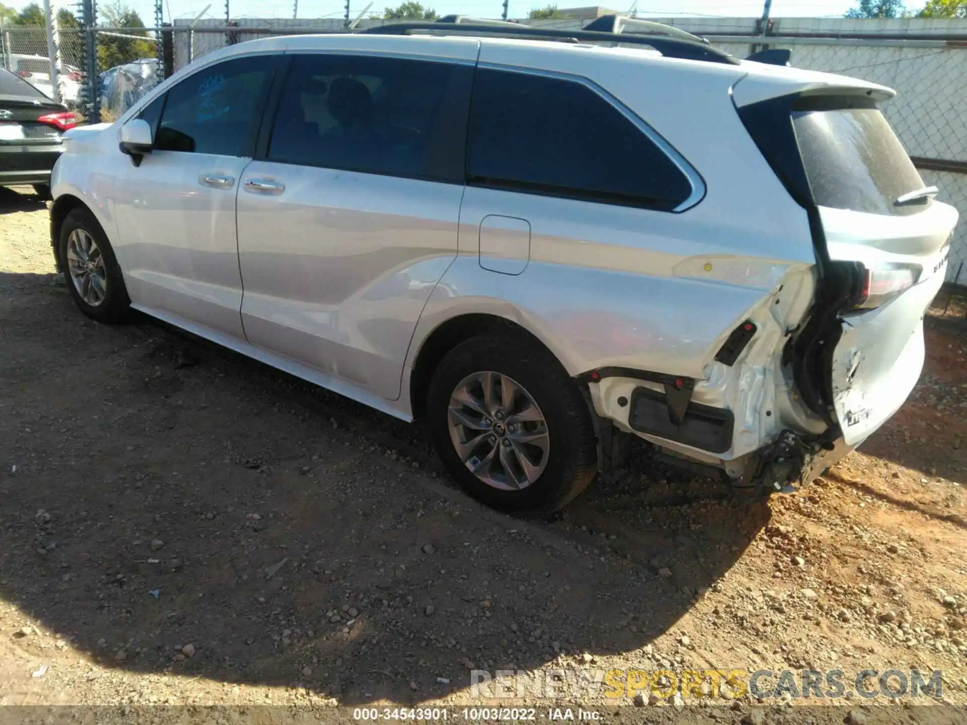 3 Photograph of a damaged car 5TDYRKEC9NS089756 TOYOTA SIENNA 2022