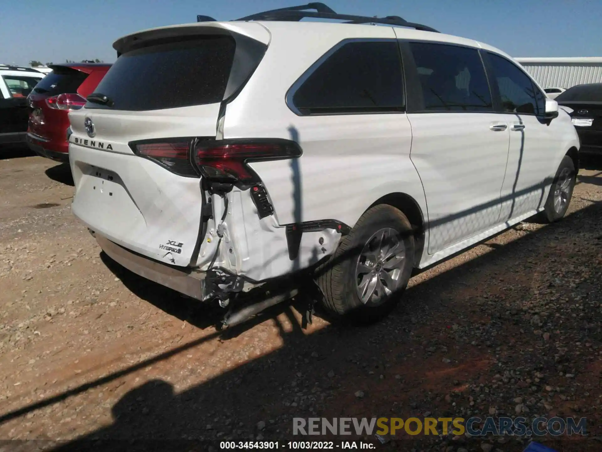 4 Photograph of a damaged car 5TDYRKEC9NS089756 TOYOTA SIENNA 2022