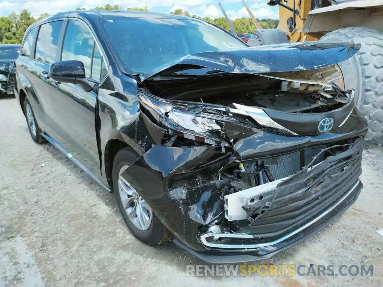 1 Photograph of a damaged car 5TDYRKEC9NS096674 TOYOTA SIENNA 2022