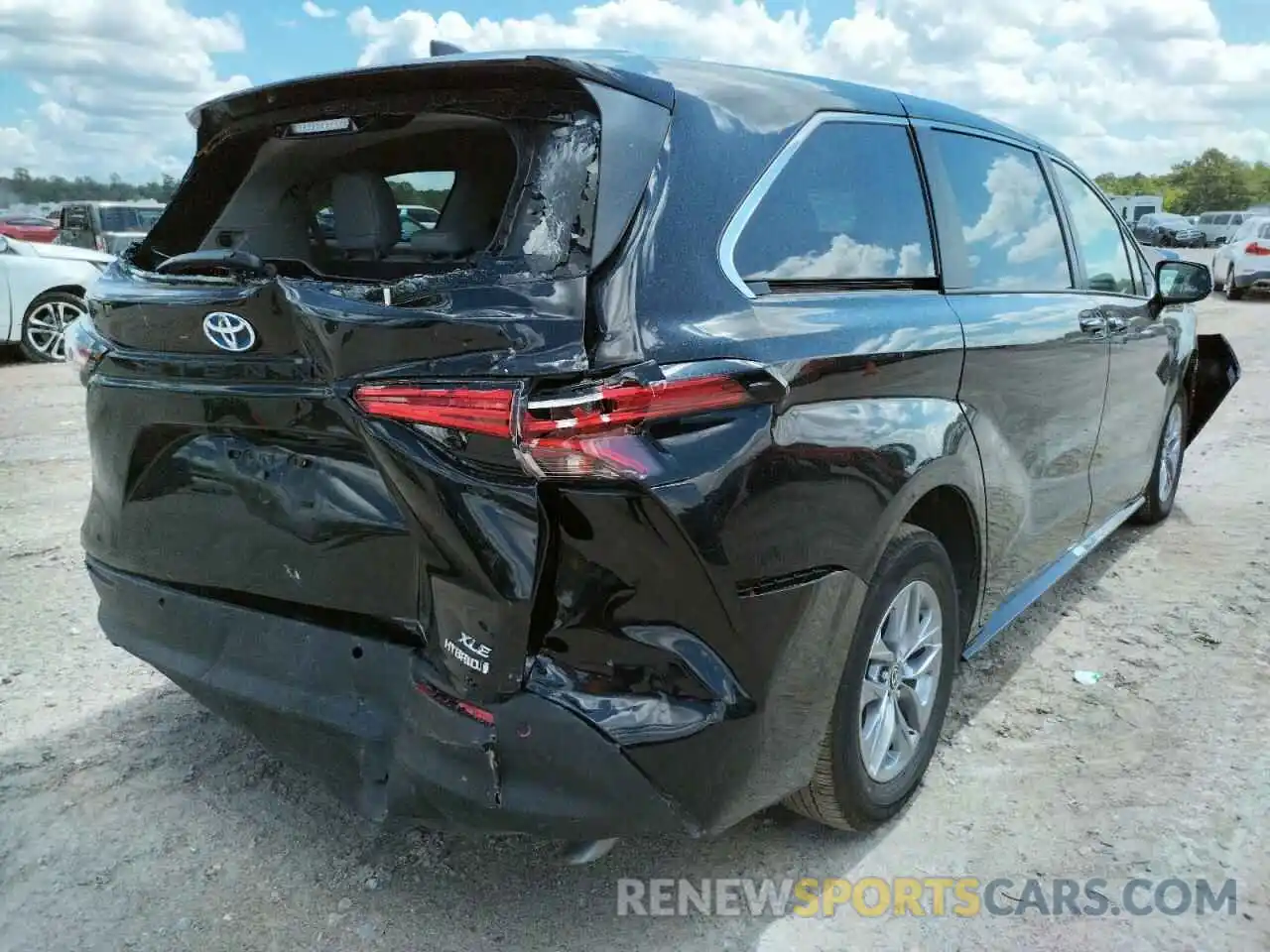 4 Photograph of a damaged car 5TDYRKEC9NS096674 TOYOTA SIENNA 2022