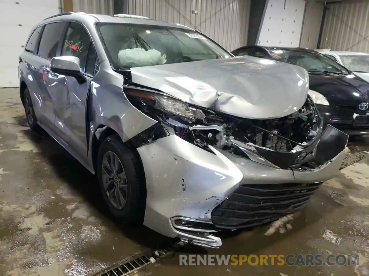 1 Photograph of a damaged car 5TDYSKFC3NS048784 TOYOTA SIENNA 2022