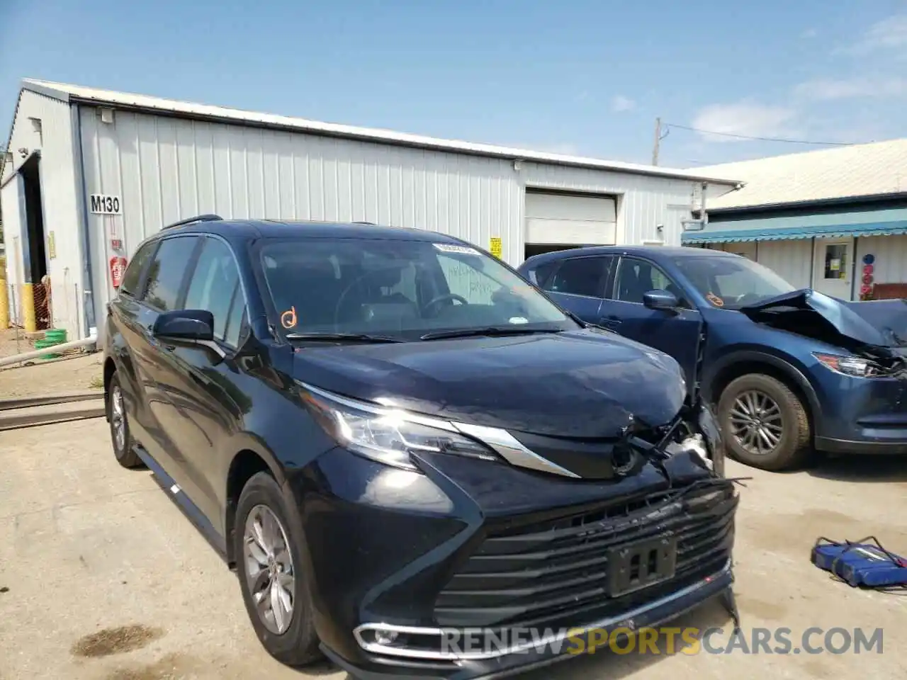 1 Photograph of a damaged car 5TDYSKFC3NS049627 TOYOTA SIENNA 2022