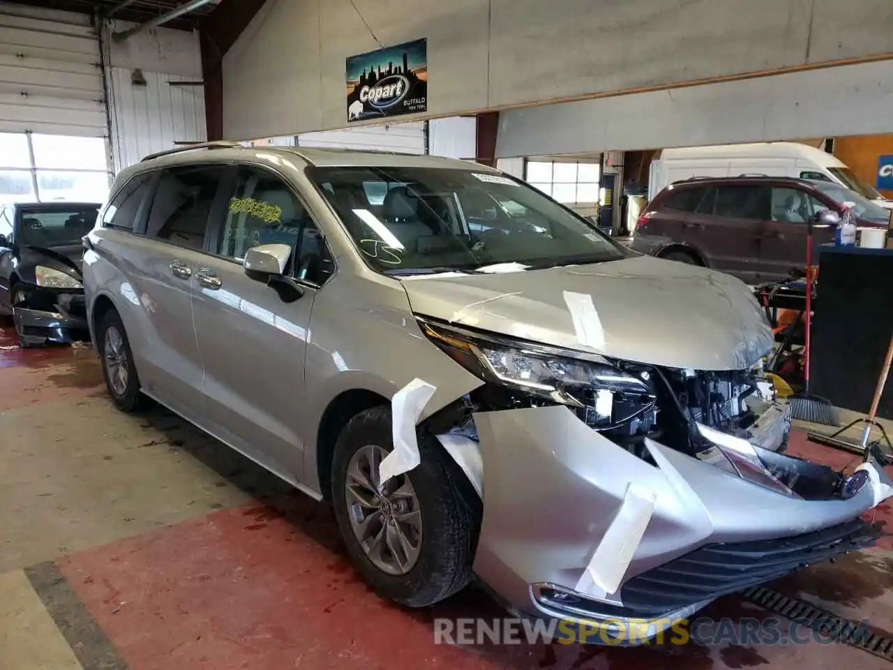 1 Photograph of a damaged car 5TDYSKFC4NS045392 TOYOTA SIENNA 2022