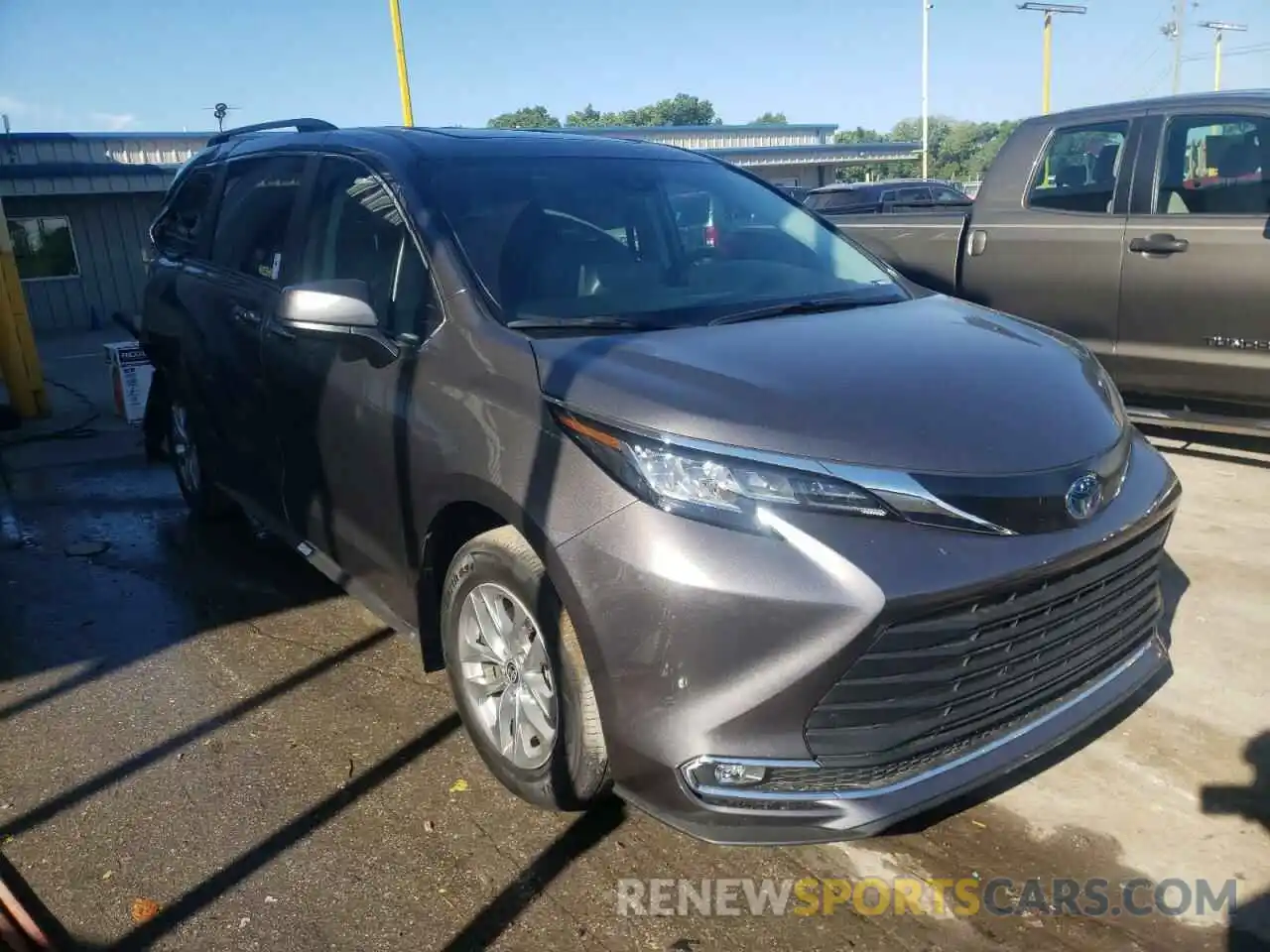 1 Photograph of a damaged car 5TDYSKFC8NS053351 TOYOTA SIENNA 2022