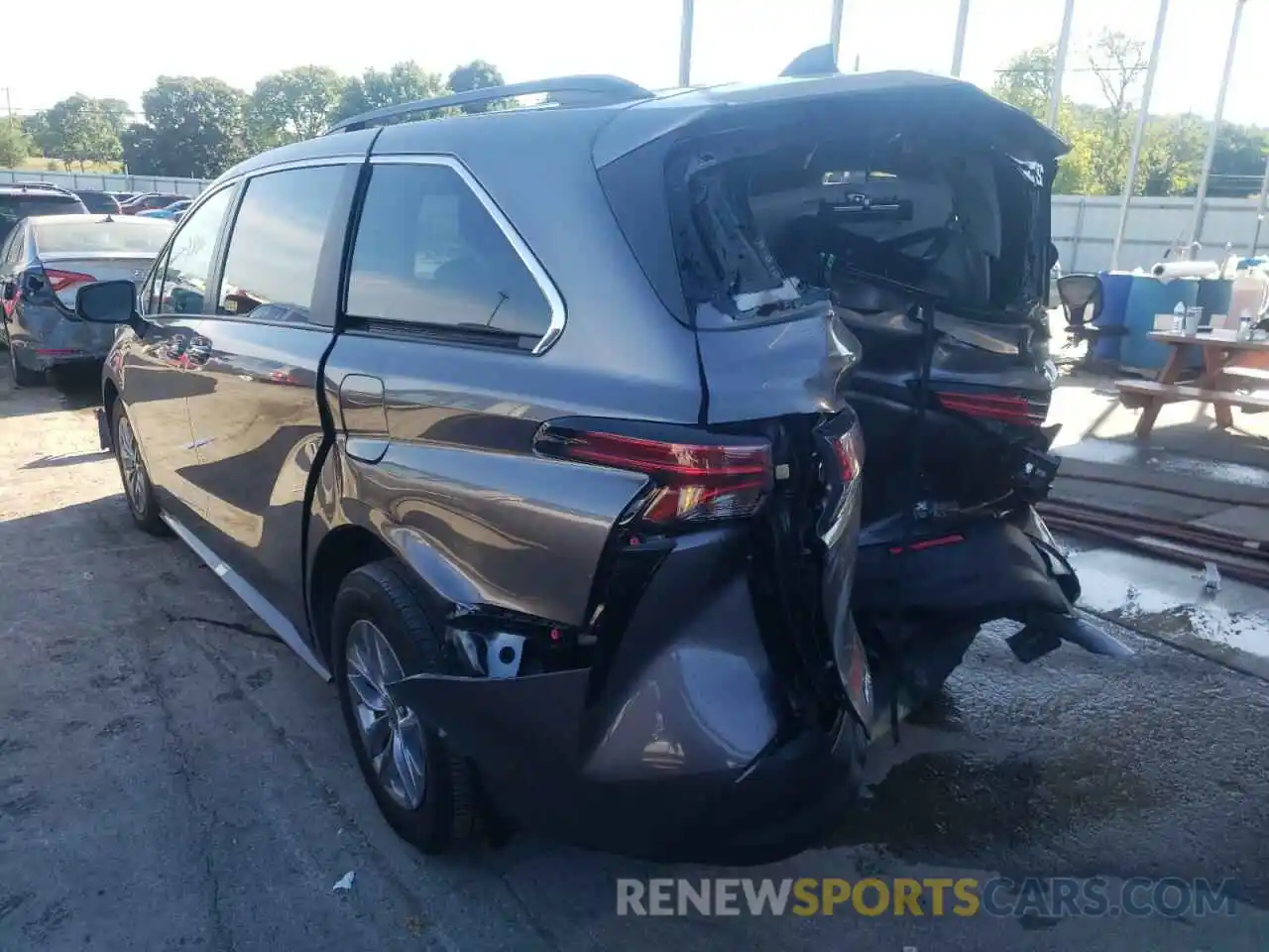 3 Photograph of a damaged car 5TDYSKFC8NS053351 TOYOTA SIENNA 2022