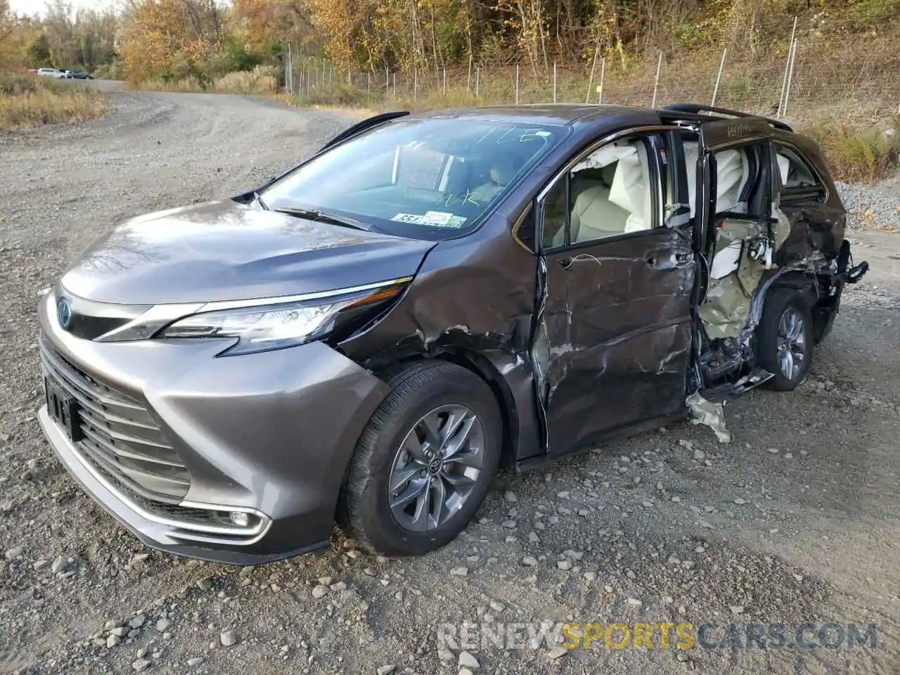 2 Photograph of a damaged car 5TDYSKFCXNS043033 TOYOTA SIENNA 2022