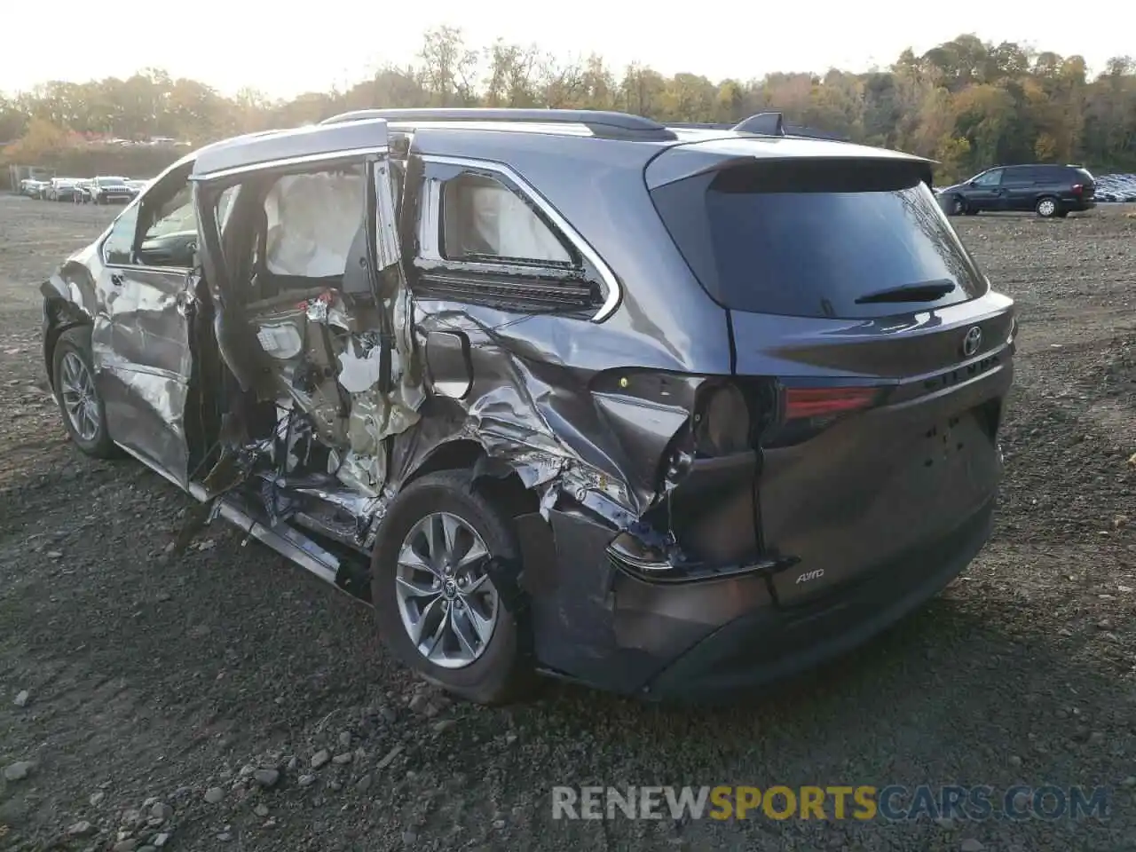 3 Photograph of a damaged car 5TDYSKFCXNS043033 TOYOTA SIENNA 2022