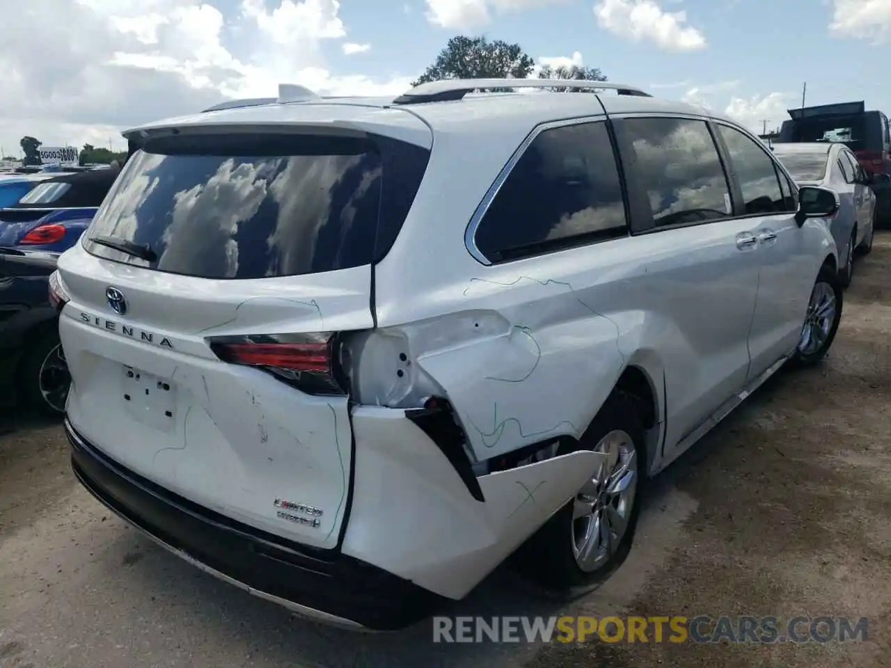 4 Photograph of a damaged car 5TDZRKEC9NS089261 TOYOTA SIENNA 2022