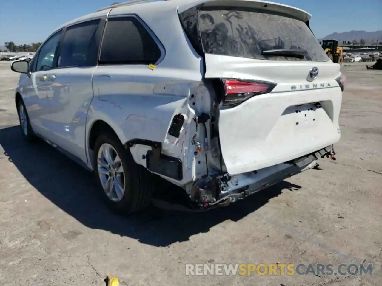 9 Photograph of a damaged car 5TDZRKECXNS090080 TOYOTA SIENNA 2022