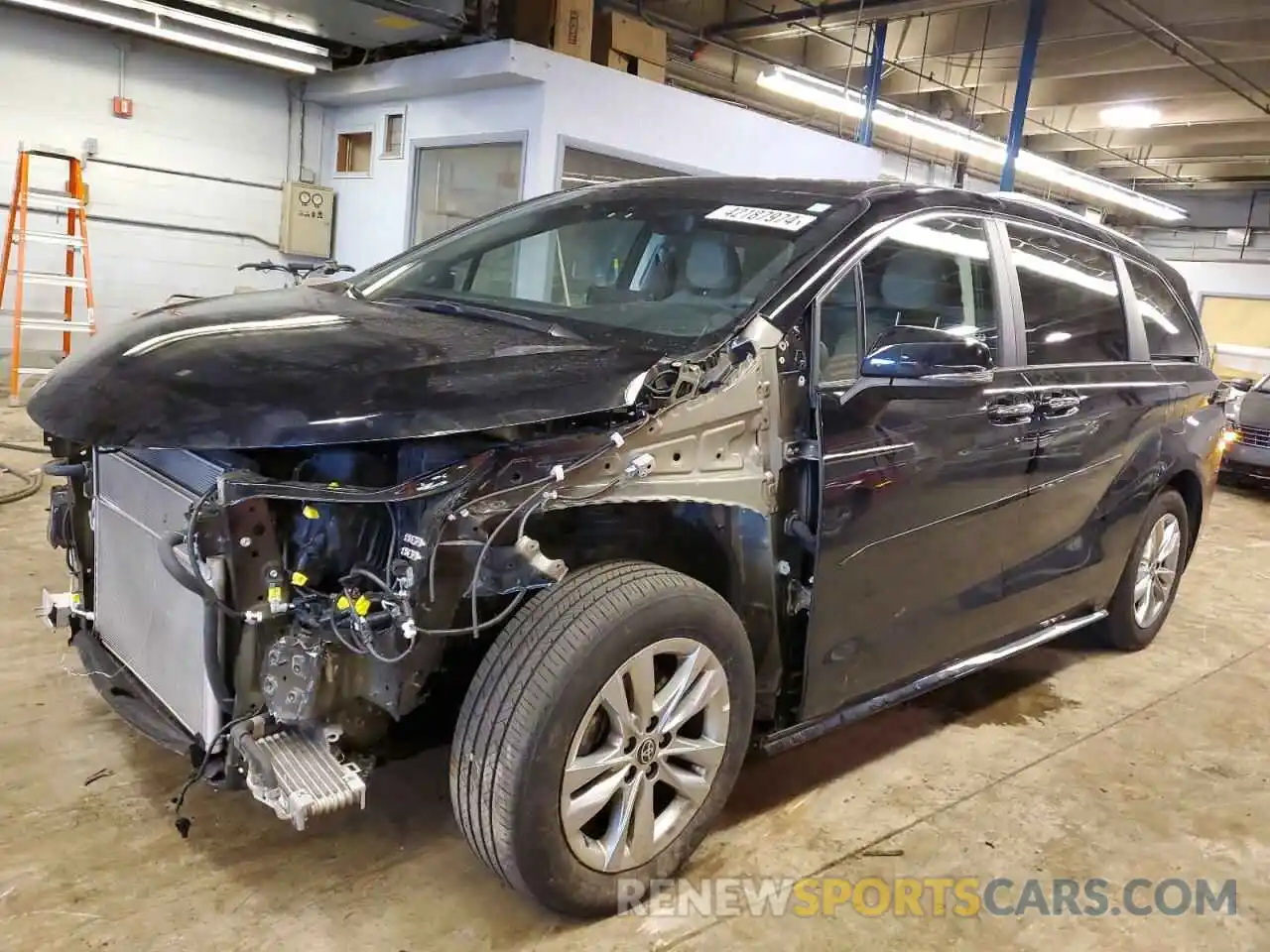 1 Photograph of a damaged car 5TDZSKFC7NS045875 TOYOTA SIENNA 2022