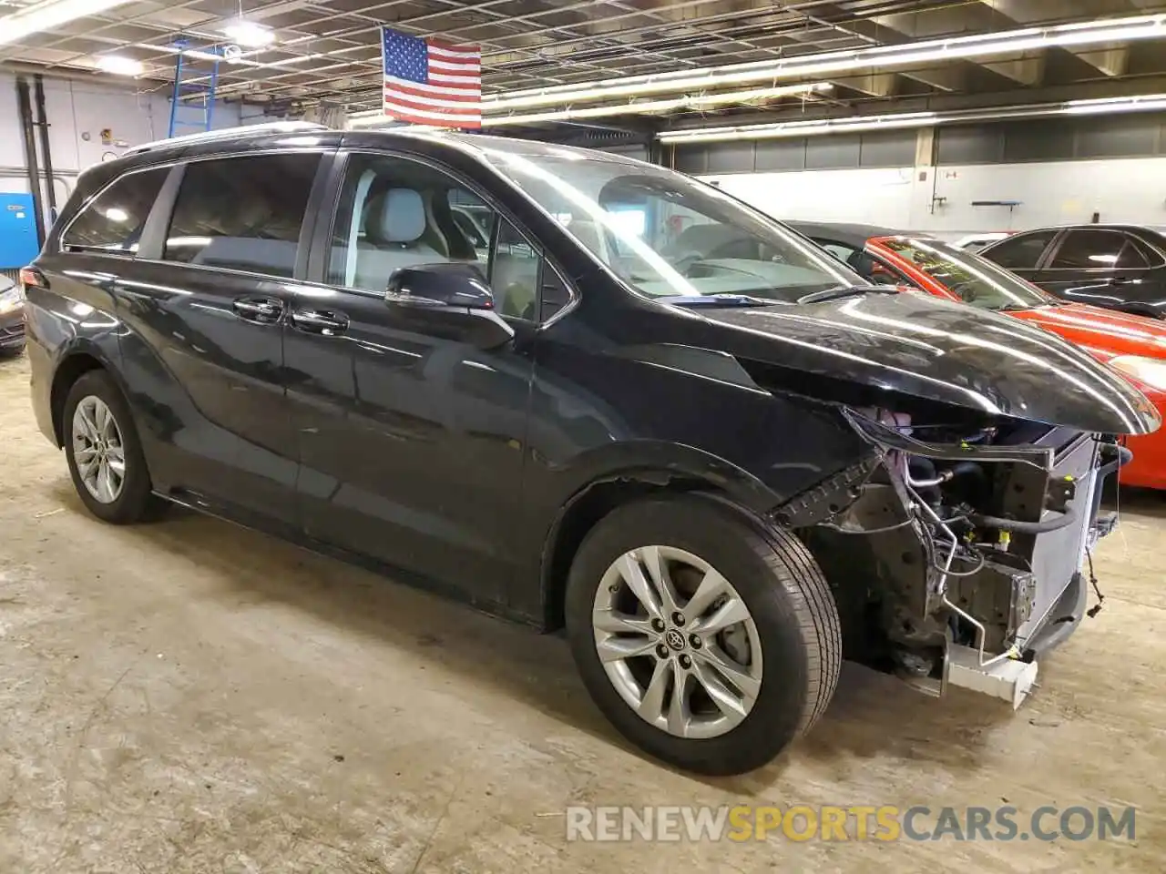 4 Photograph of a damaged car 5TDZSKFC7NS045875 TOYOTA SIENNA 2022