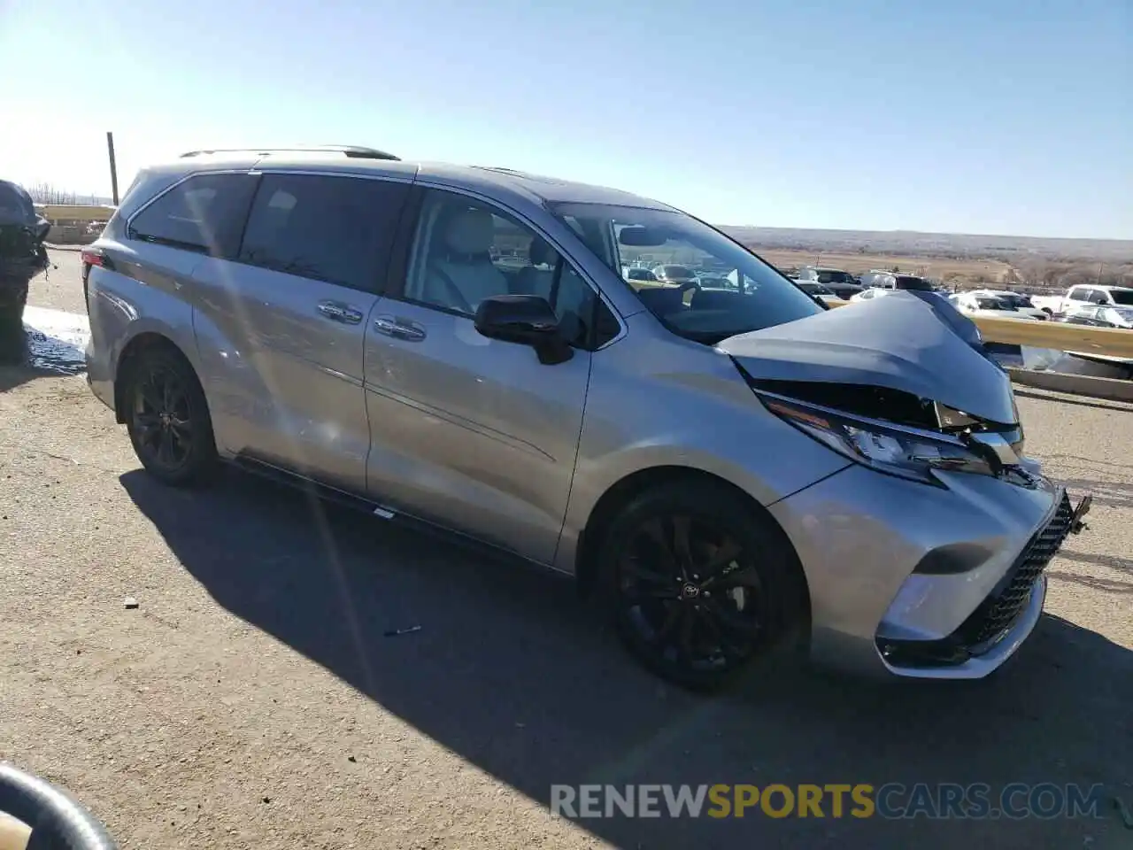 4 Photograph of a damaged car 5TDDRKEC0PS170632 TOYOTA SIENNA 2023