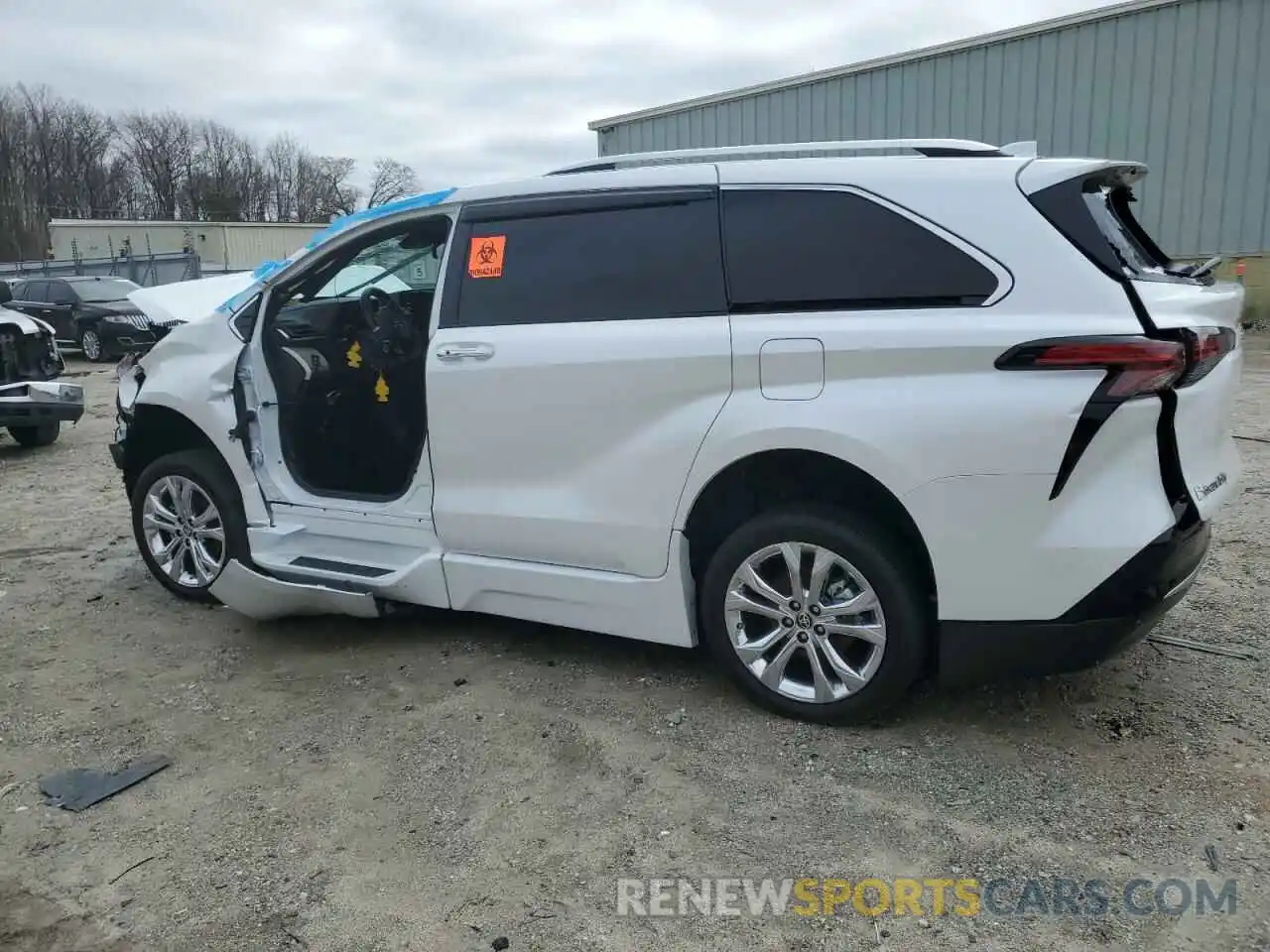 2 Photograph of a damaged car 5TDERKEC2PS167199 TOYOTA SIENNA 2023