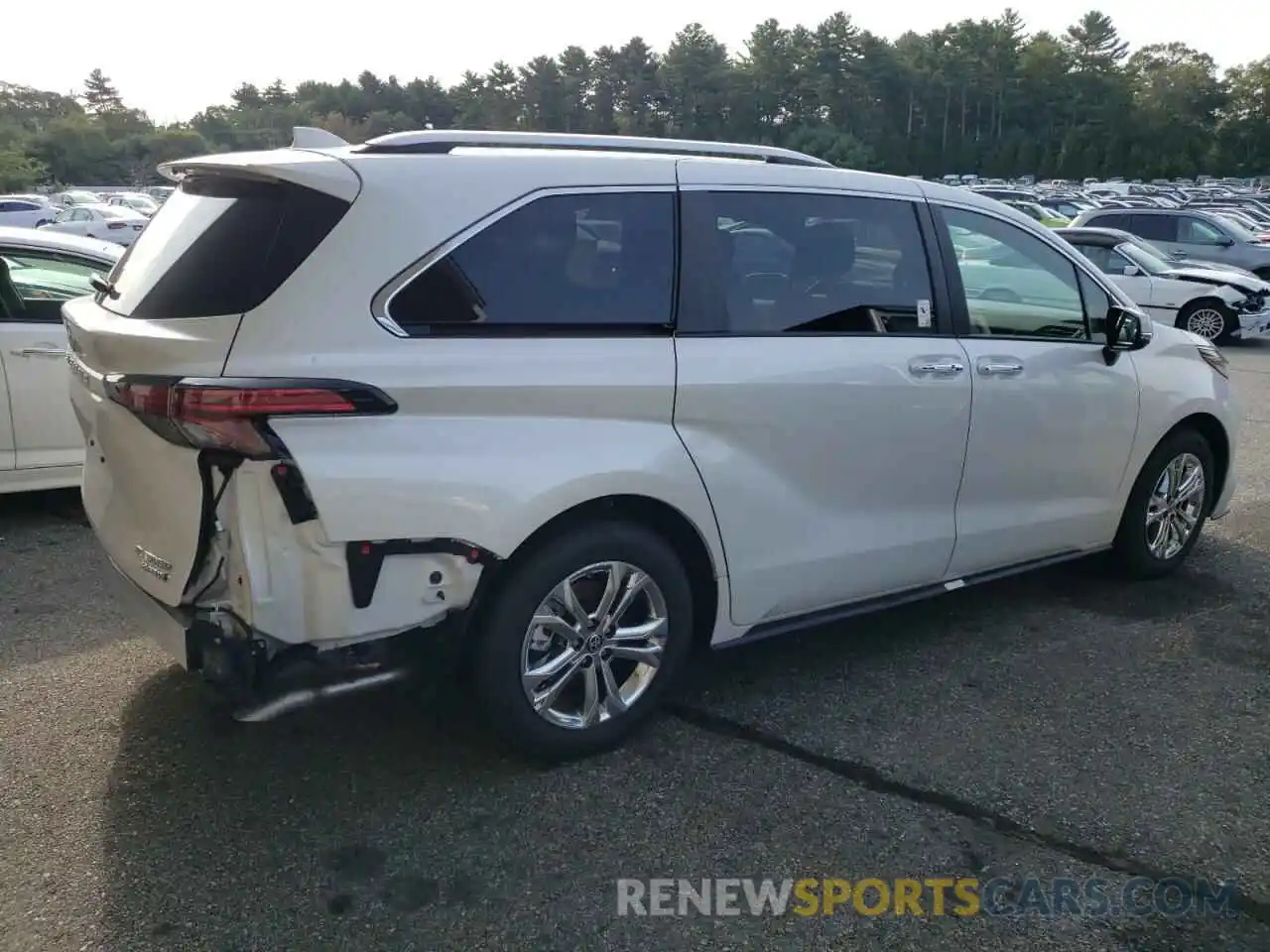 3 Photograph of a damaged car 5TDESKFC3PS093410 TOYOTA SIENNA 2023