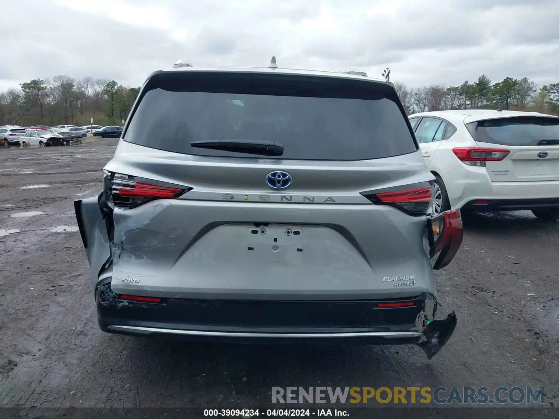 15 Photograph of a damaged car 5TDESKFC8PS105261 TOYOTA SIENNA 2023