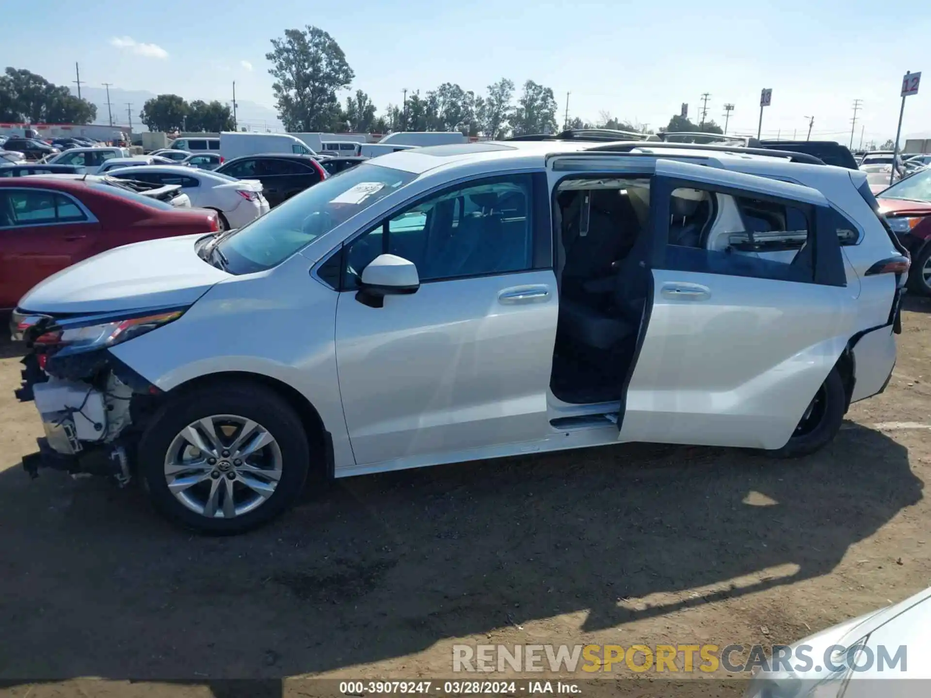 13 Photograph of a damaged car 5TDJRKECXPS179471 TOYOTA SIENNA 2023