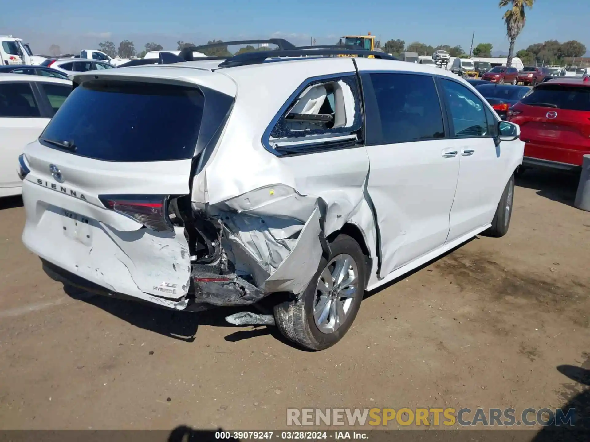 4 Photograph of a damaged car 5TDJRKECXPS179471 TOYOTA SIENNA 2023