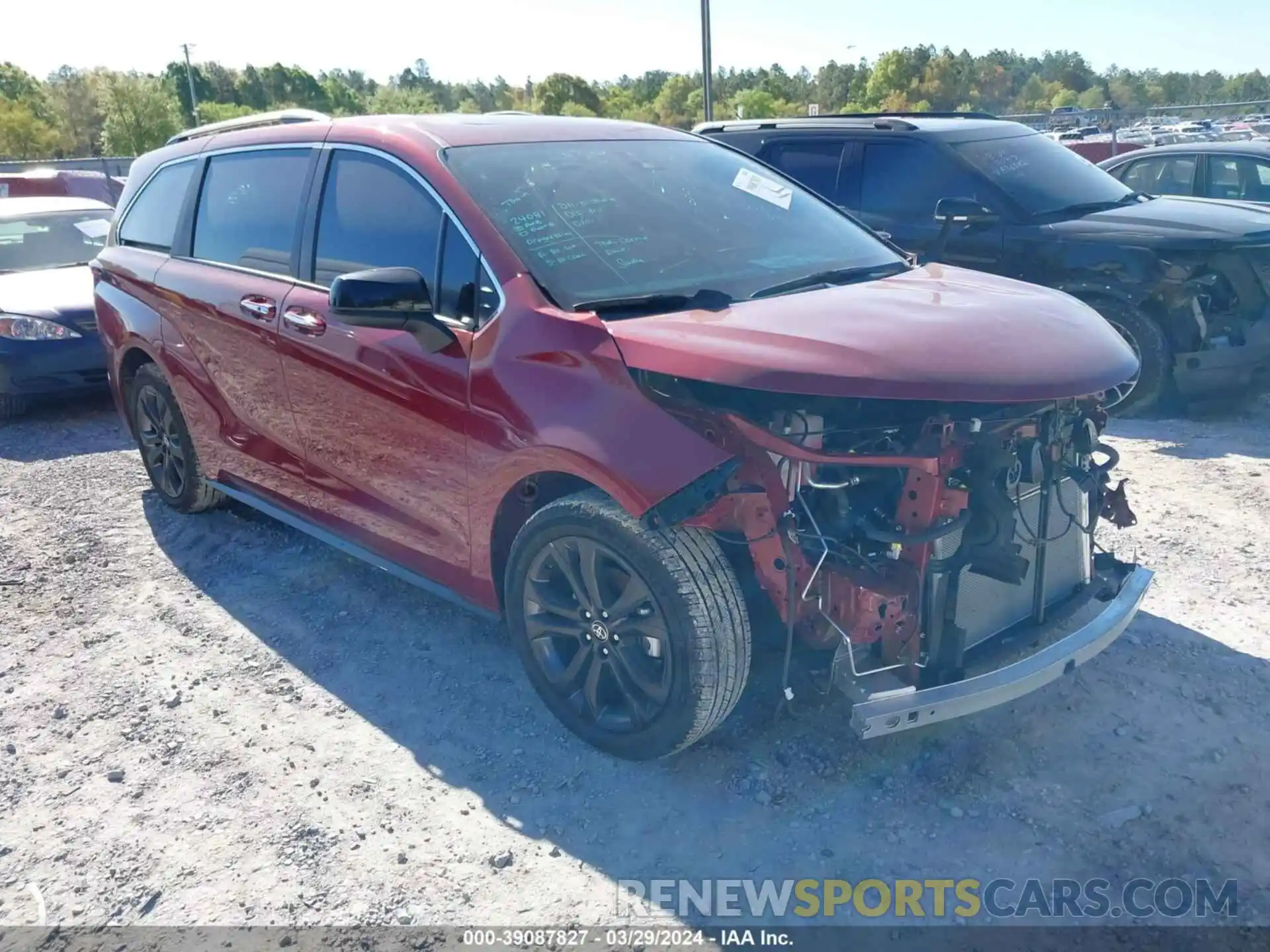 1 Photograph of a damaged car 5TDXRKEC8PS142431 TOYOTA SIENNA 2023