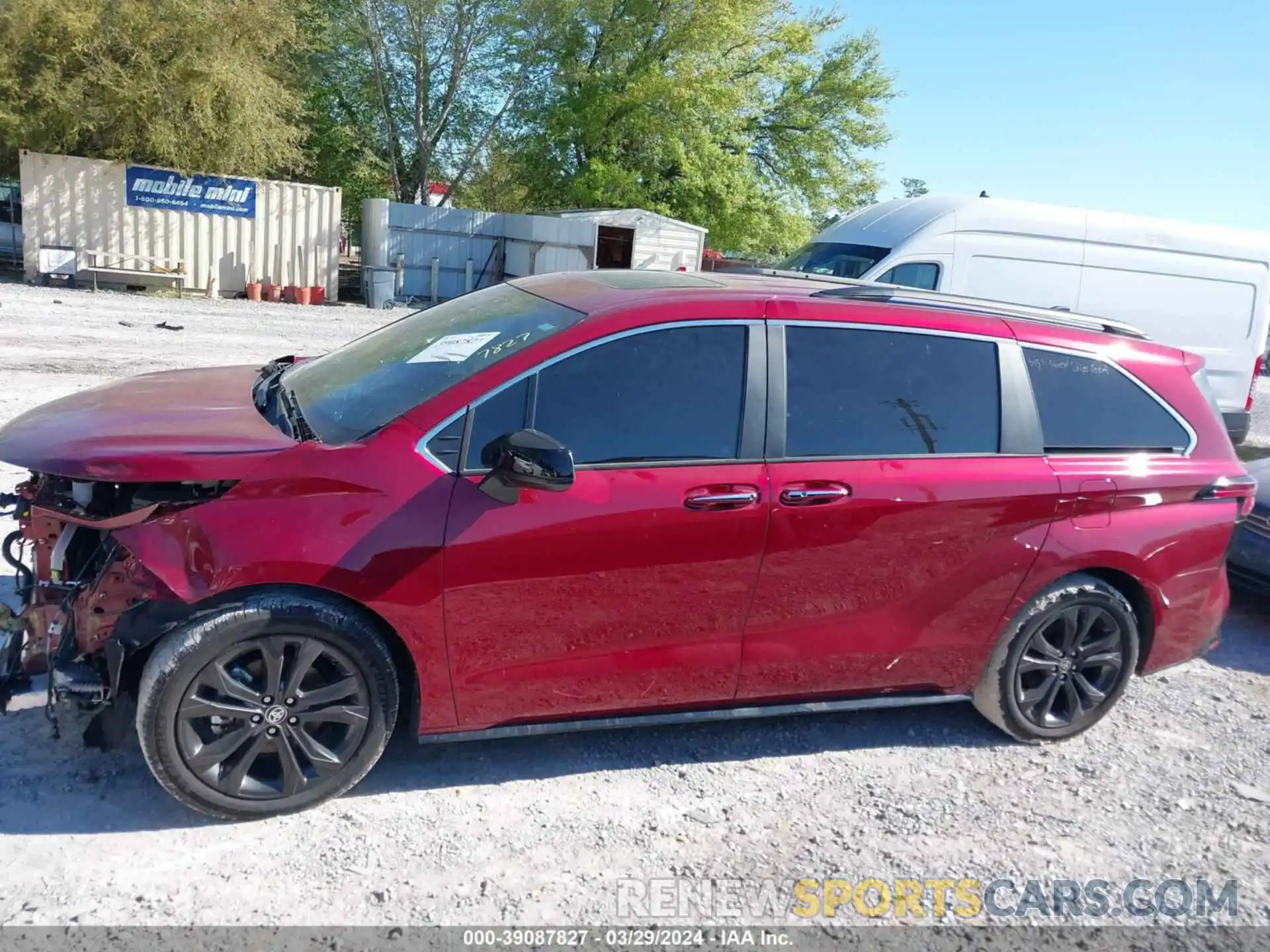 15 Photograph of a damaged car 5TDXRKEC8PS142431 TOYOTA SIENNA 2023