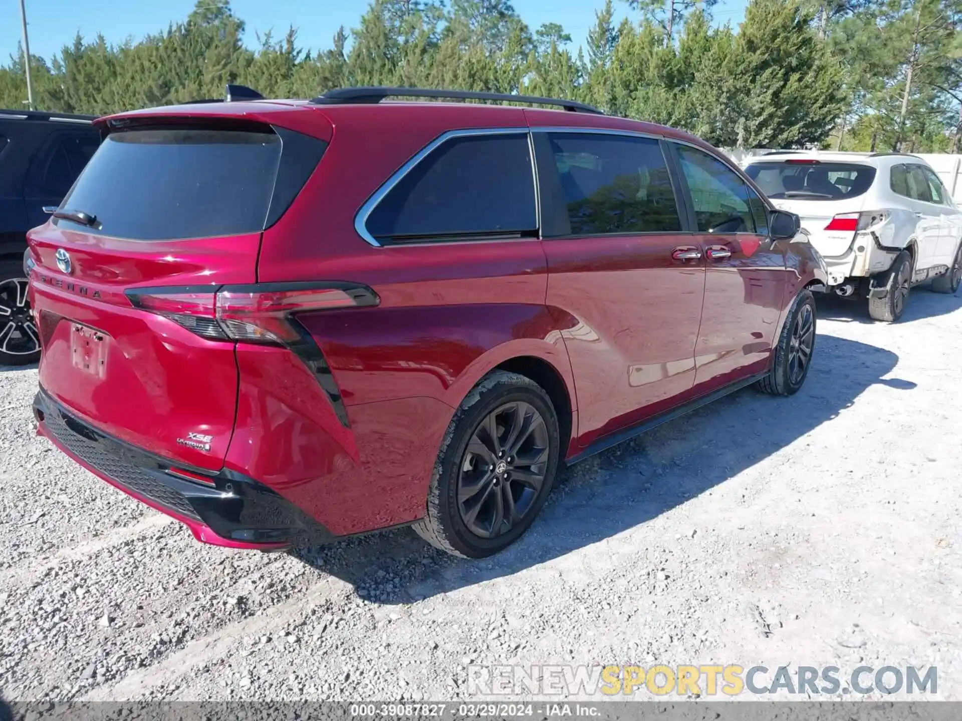 4 Фотография поврежденного автомобиля 5TDXRKEC8PS142431 TOYOTA SIENNA 2023