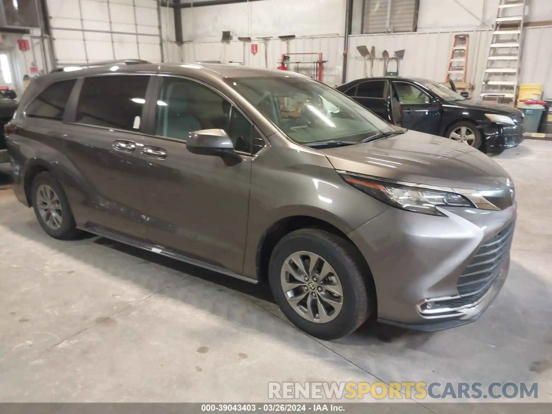 1 Photograph of a damaged car 5TDYRKEC9PS172171 TOYOTA SIENNA 2023