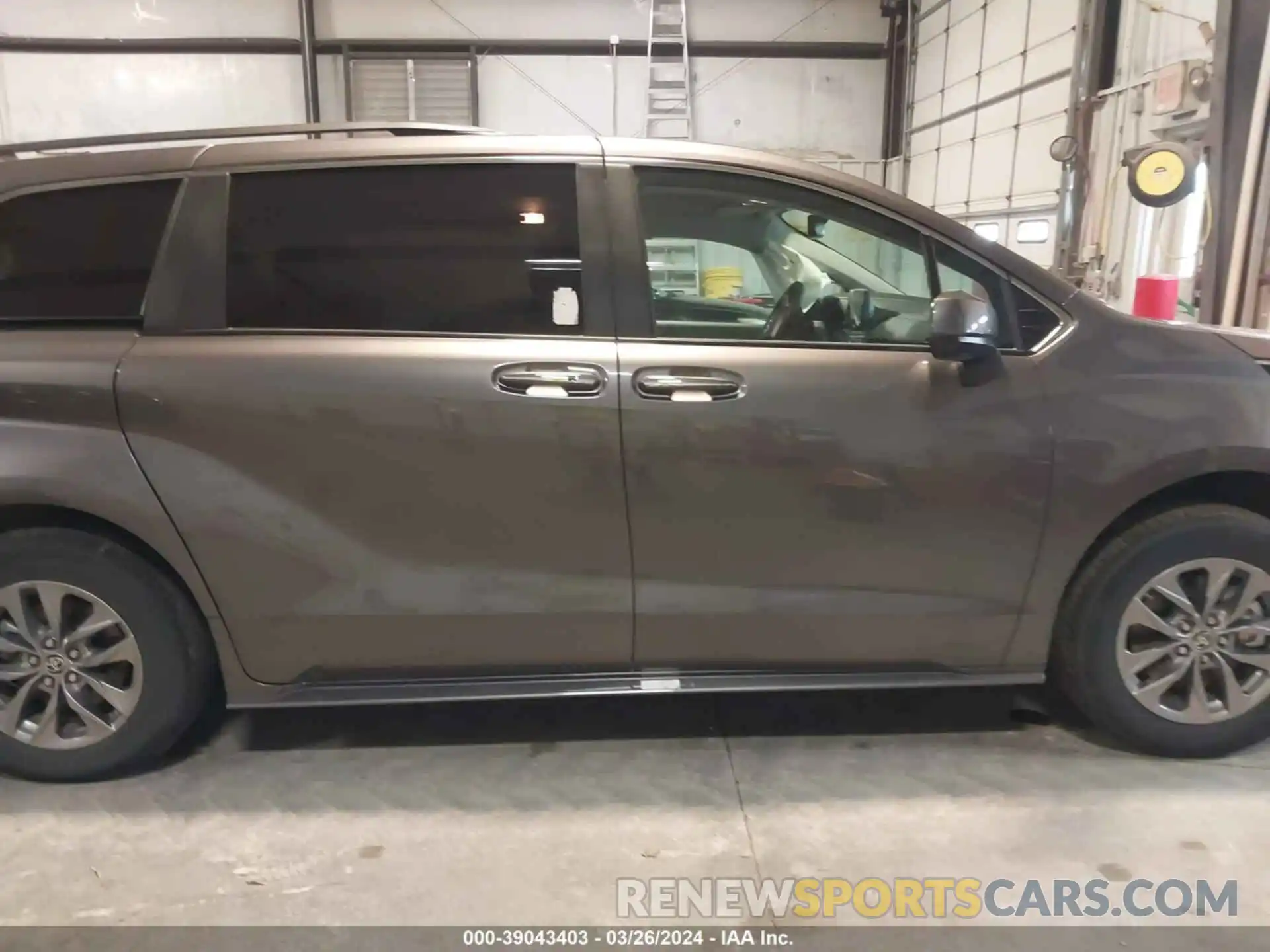 13 Photograph of a damaged car 5TDYRKEC9PS172171 TOYOTA SIENNA 2023