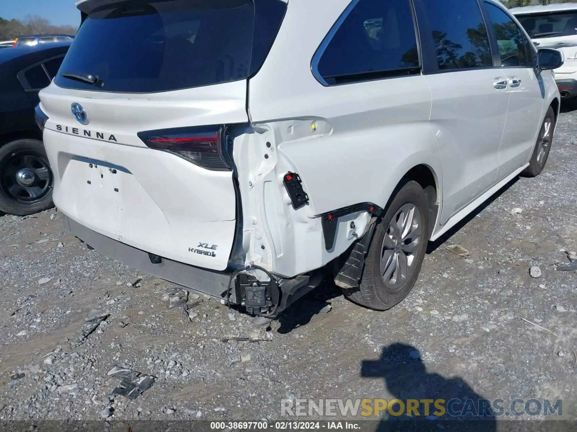 6 Photograph of a damaged car 5TDYRKECXPS169375 TOYOTA SIENNA 2023