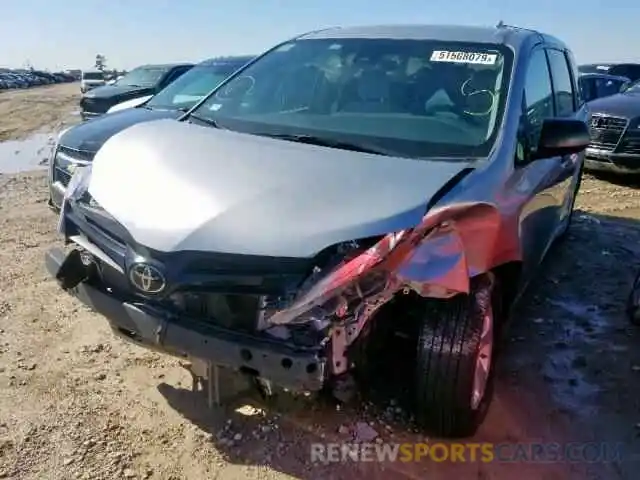 2 Photograph of a damaged car 5TDZZ3DC4LS024032 TOYOTA SIENNA L 2020