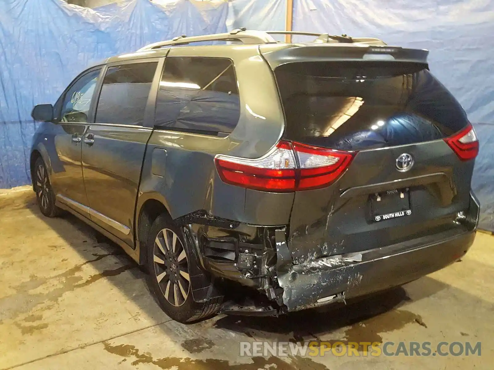 3 Photograph of a damaged car 5TDJZ3DC5KS212540 TOYOTA SIENNA LE 2019