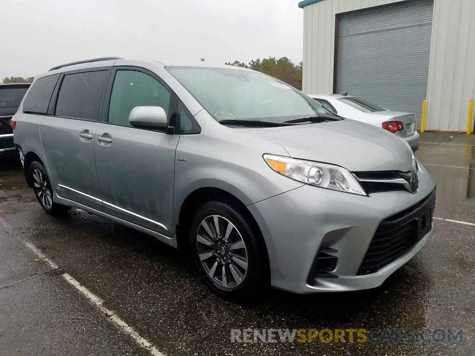 1 Photograph of a damaged car 5TDJZ3DCXKS220455 TOYOTA SIENNA LE 2019