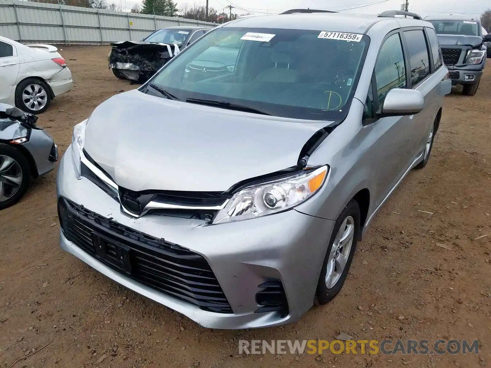 2 Фотография поврежденного автомобиля 5TDKZ3DC0KS017241 TOYOTA SIENNA LE 2019