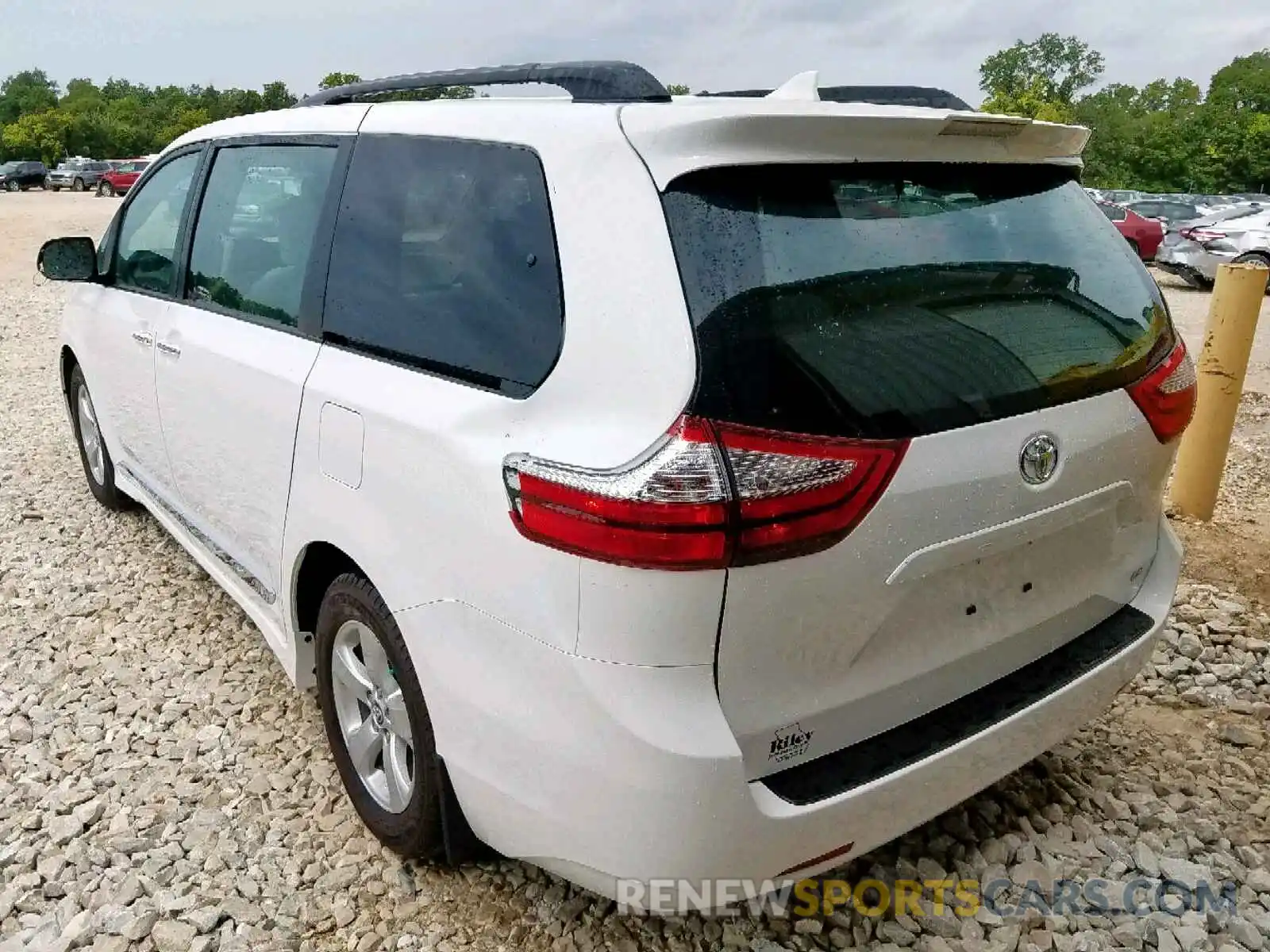 3 Фотография поврежденного автомобиля 5TDKZ3DC0KS019474 TOYOTA SIENNA LE 2019