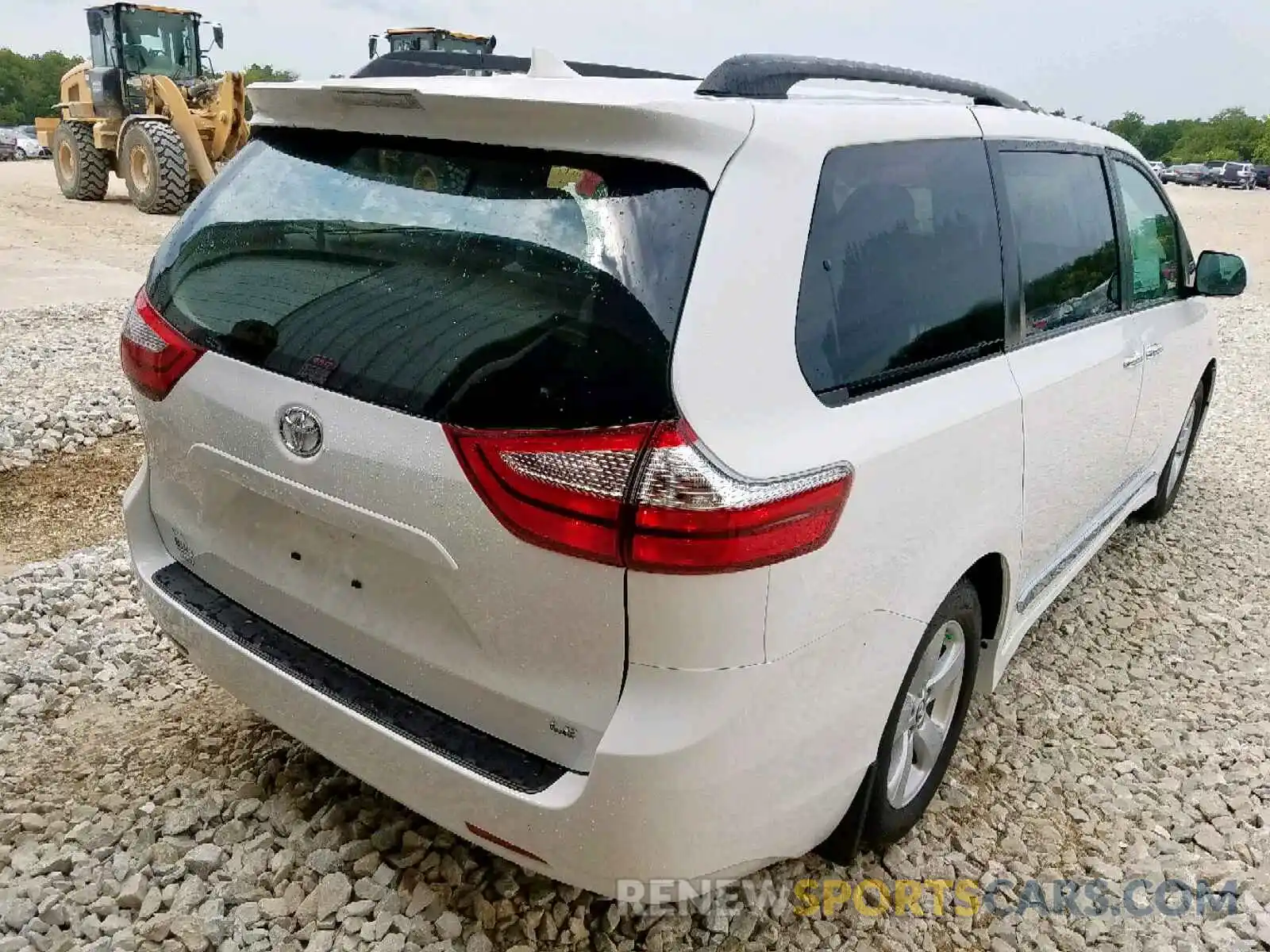 4 Фотография поврежденного автомобиля 5TDKZ3DC0KS019474 TOYOTA SIENNA LE 2019