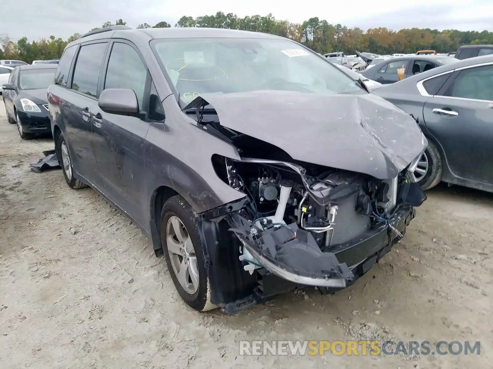 1 Photograph of a damaged car 5TDKZ3DC0KS976798 TOYOTA SIENNA LE 2019