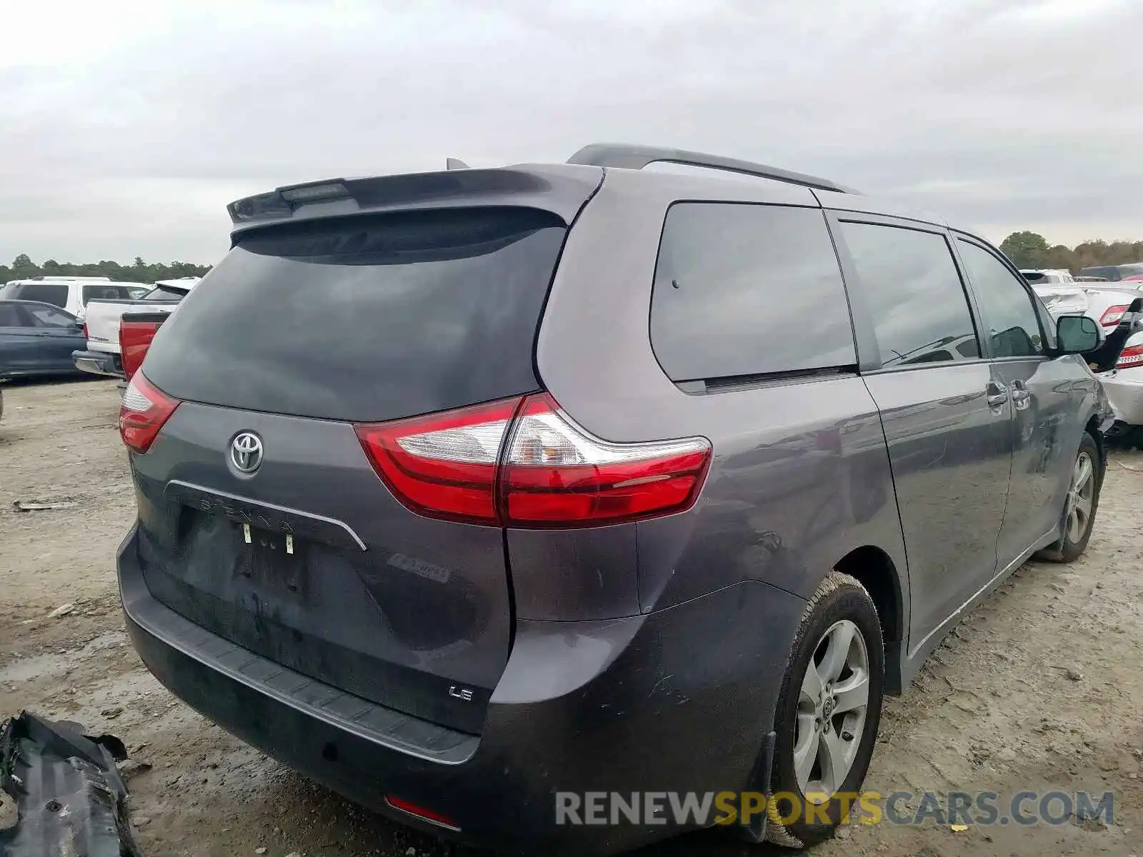 4 Photograph of a damaged car 5TDKZ3DC0KS976798 TOYOTA SIENNA LE 2019