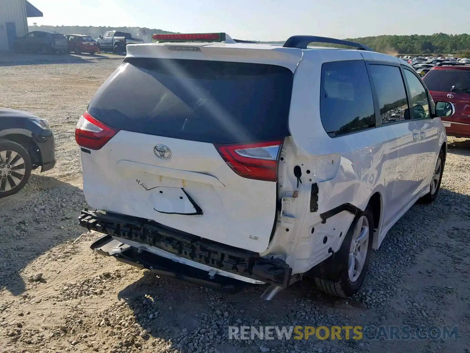 4 Photograph of a damaged car 5TDKZ3DC2KS001042 TOYOTA SIENNA LE 2019