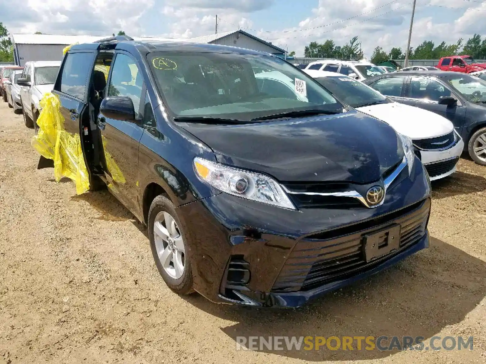 1 Photograph of a damaged car 5TDKZ3DC2KS971652 TOYOTA SIENNA LE 2019